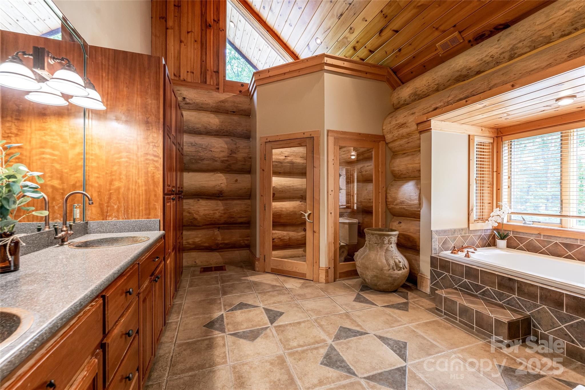 303 Flying Hawk Trail Property Photo 24