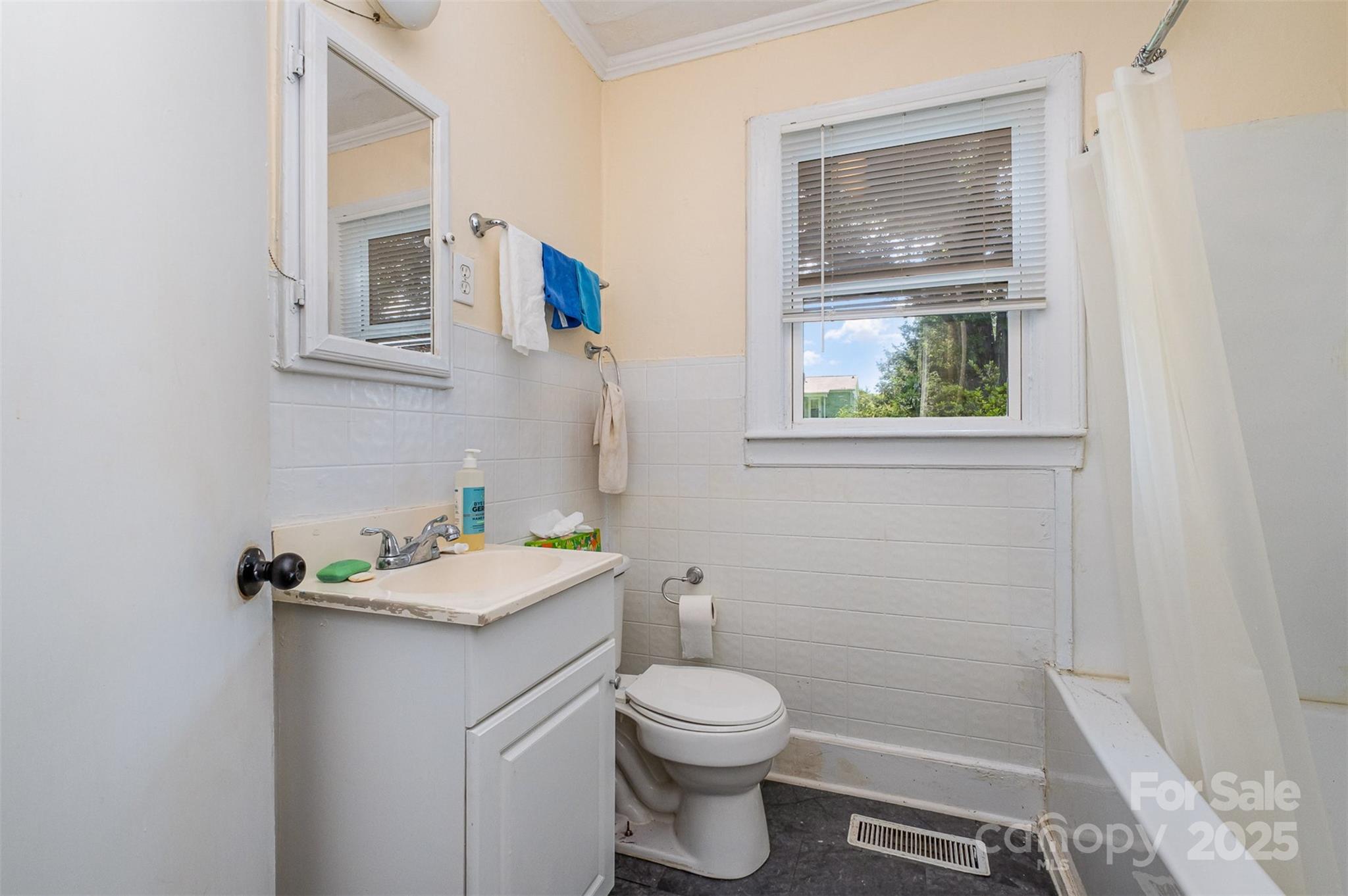 422 Wilson Street Property Photo 11