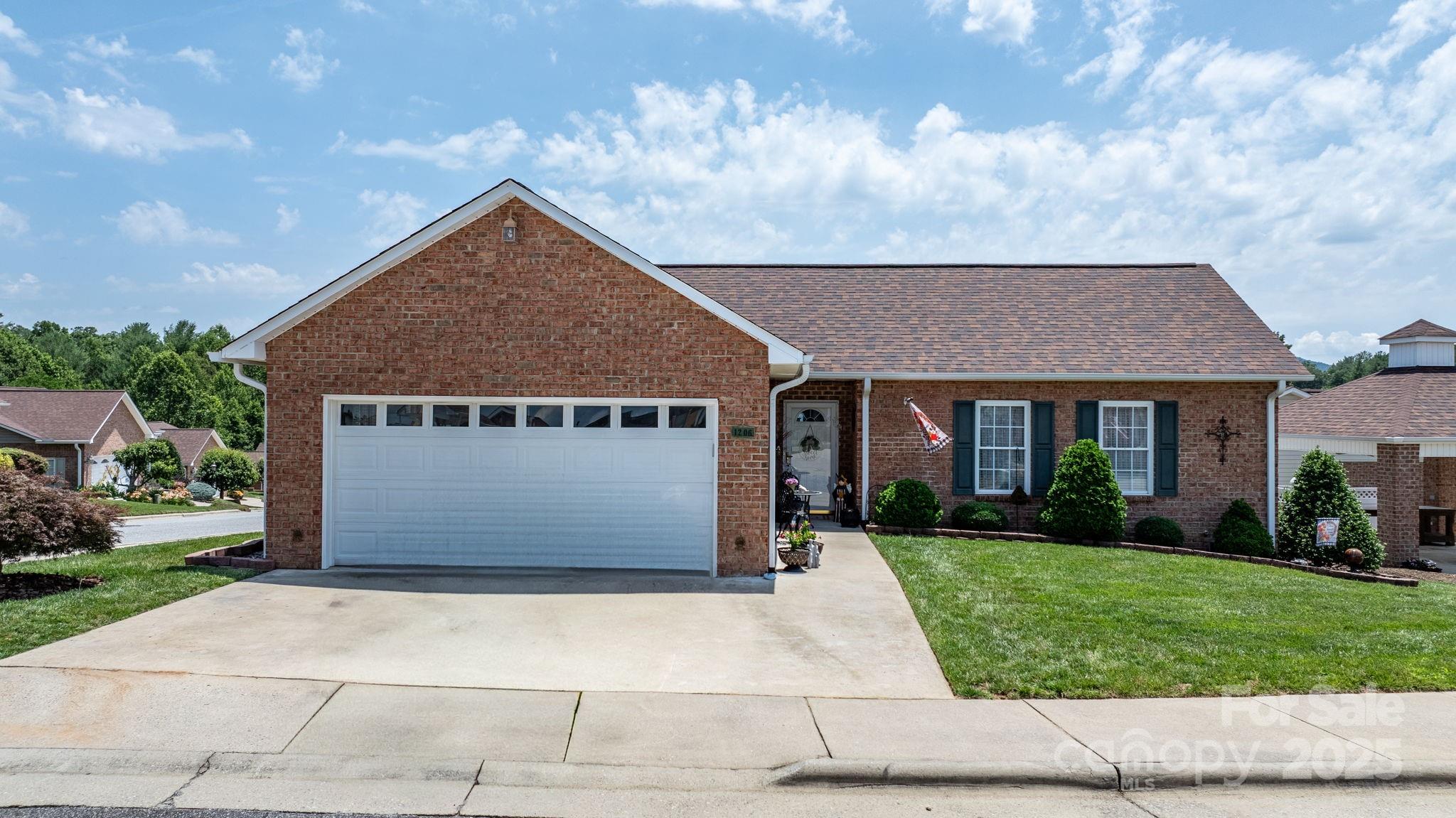 1206 Wexford Village Circle Property Photo 1