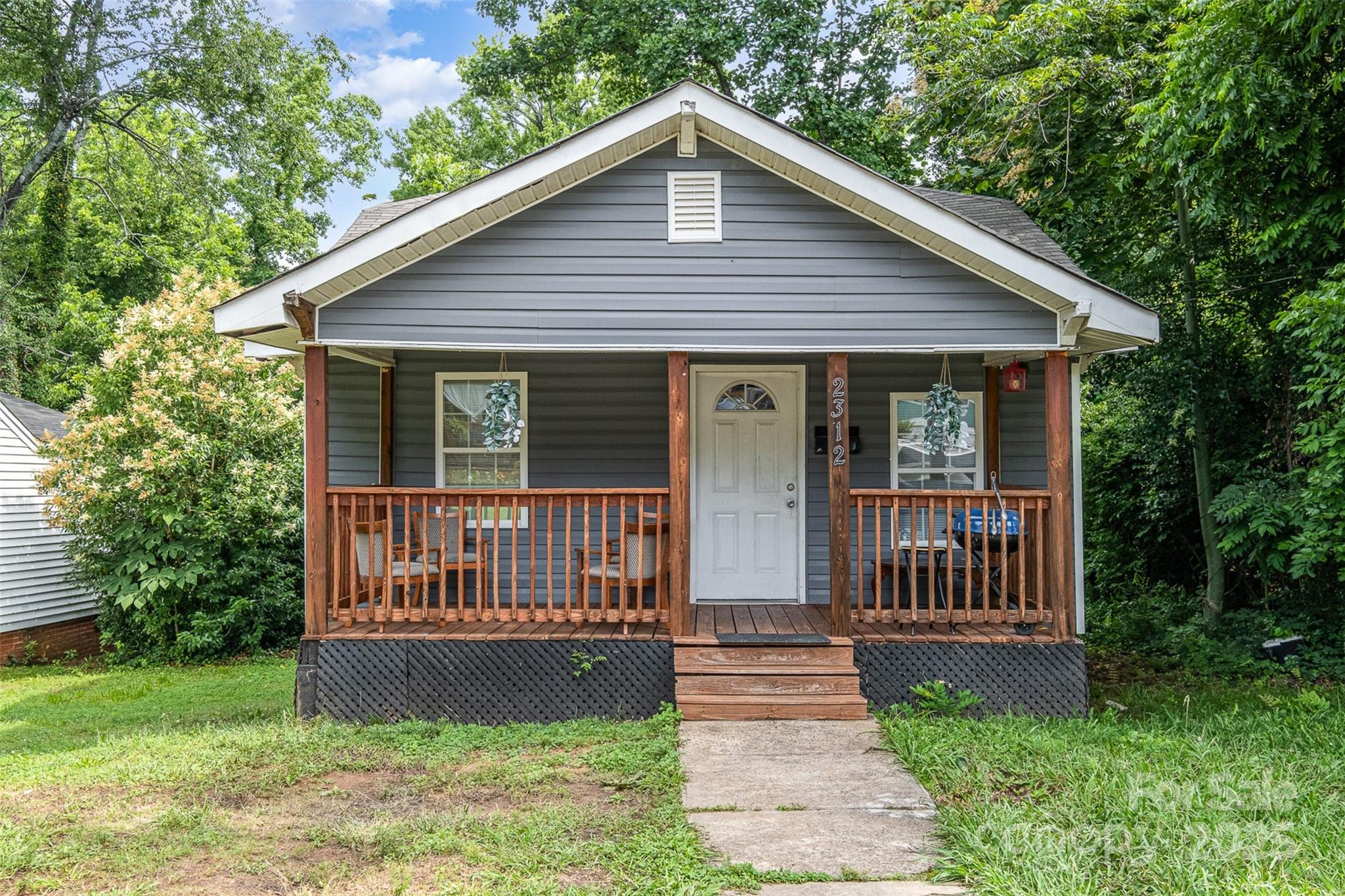 2312 Tate Street Property Photo 1