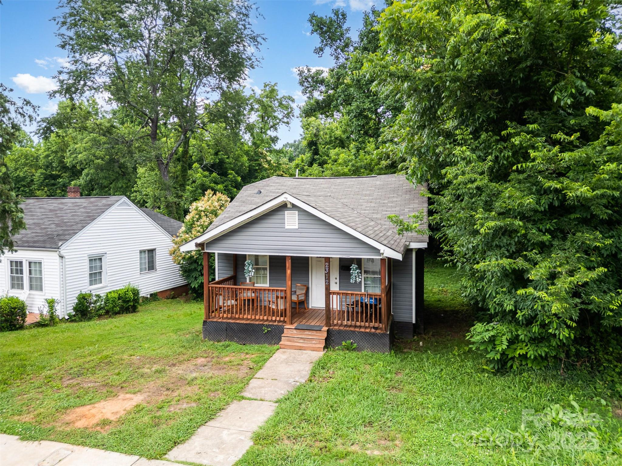 2312 Tate Street Property Photo 6