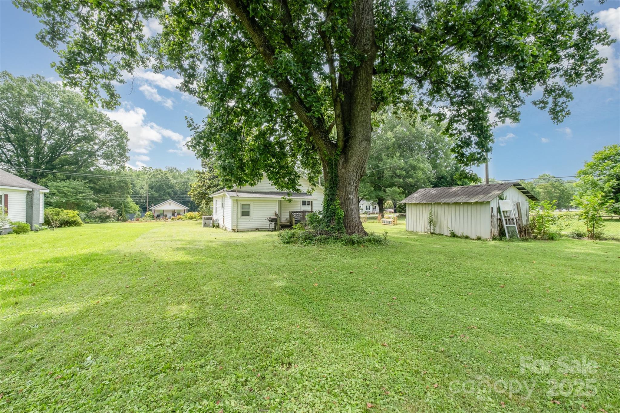 2312 Tate Street Property Photo 17