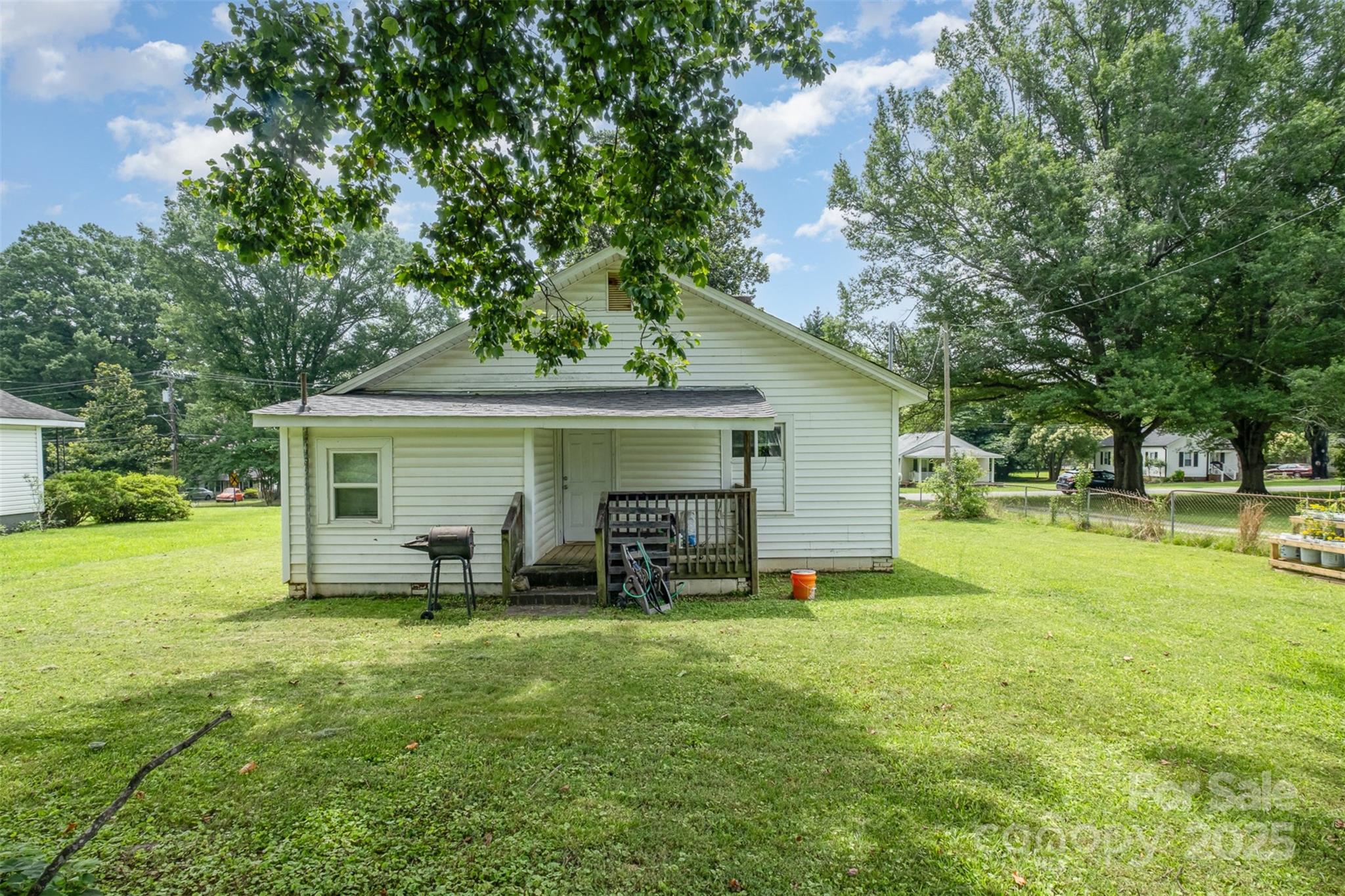 2312 Tate Street Property Photo 18
