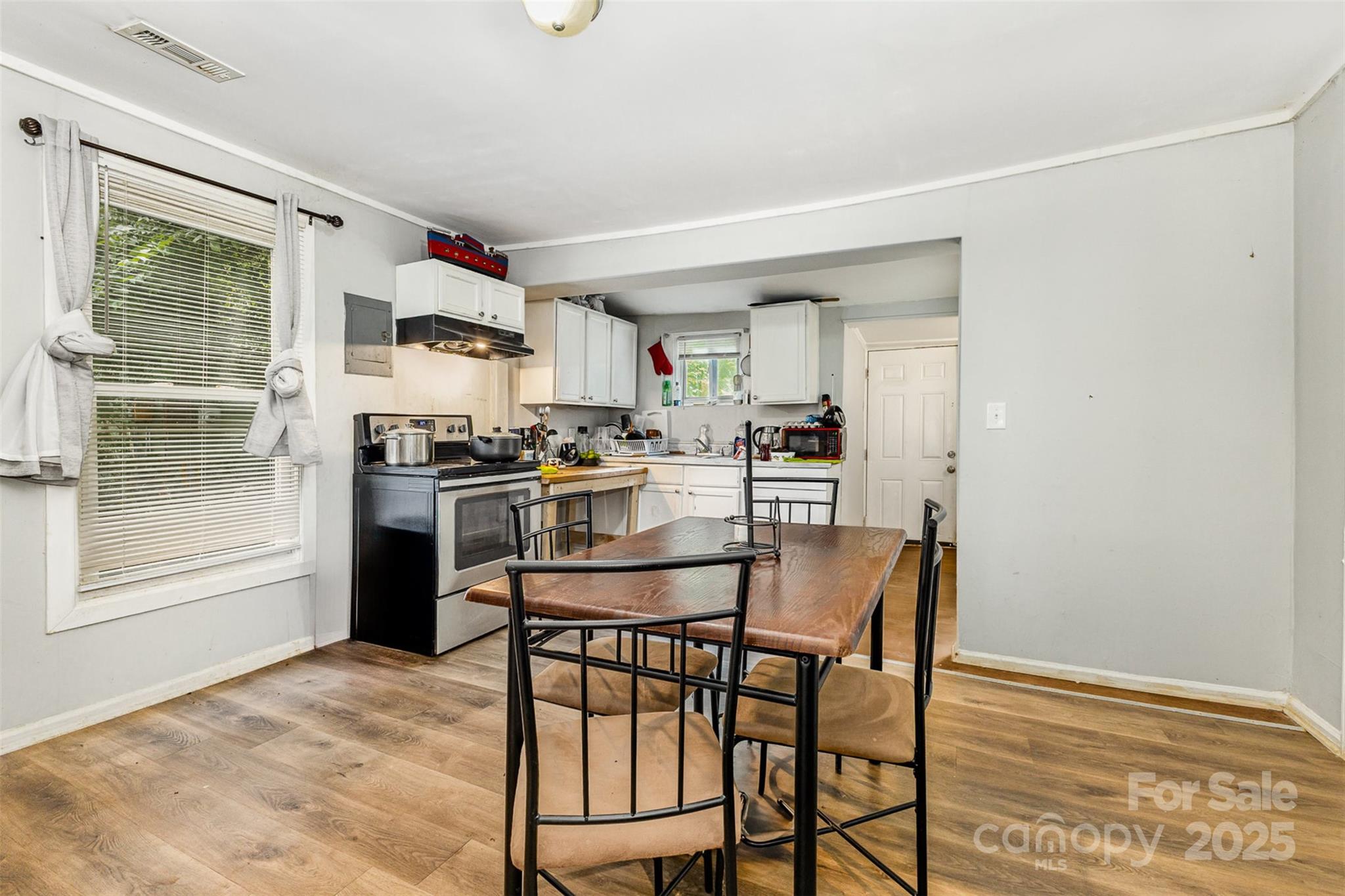 2312 Tate Street Property Photo 25
