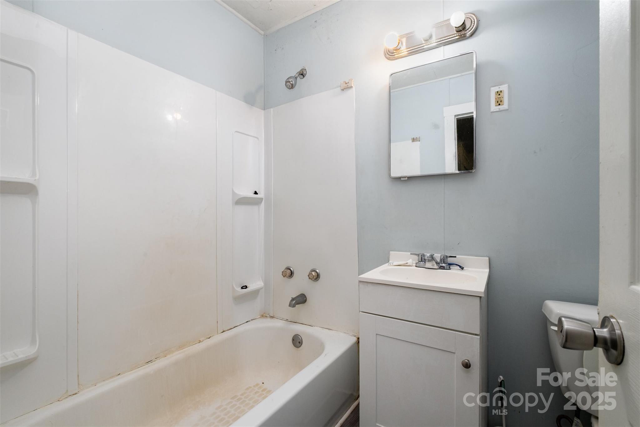 2312 Tate Street Property Photo 39