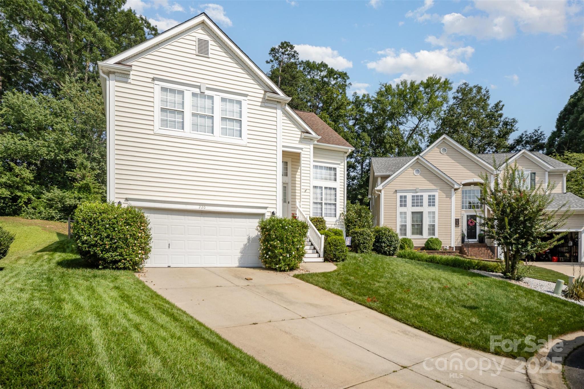220 Holmes Court Property Photo 1