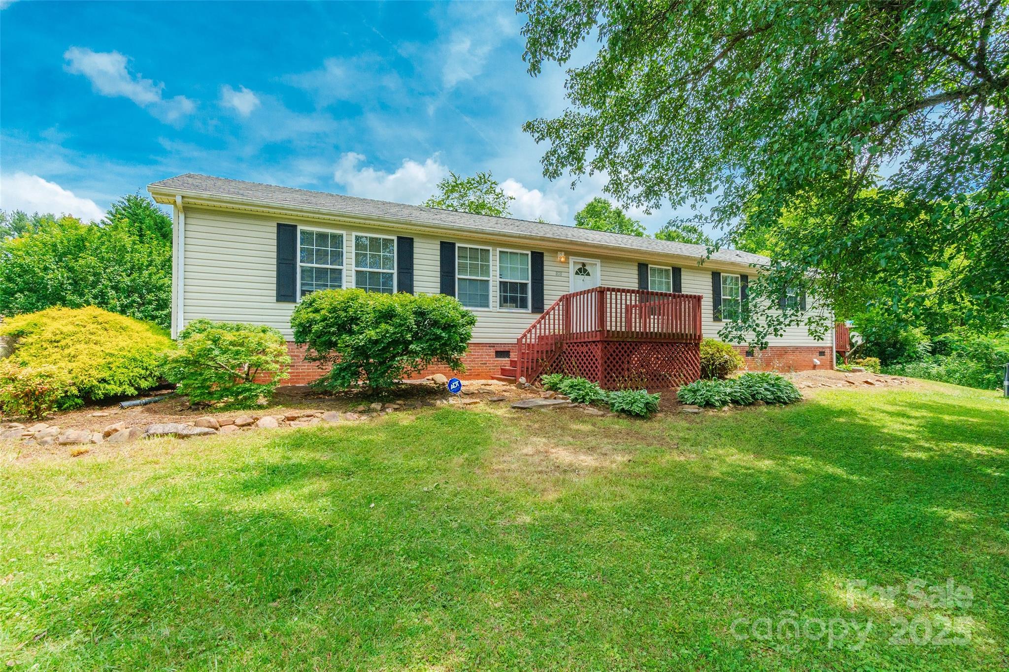 1828 Pine Hollow Place Property Photo 1