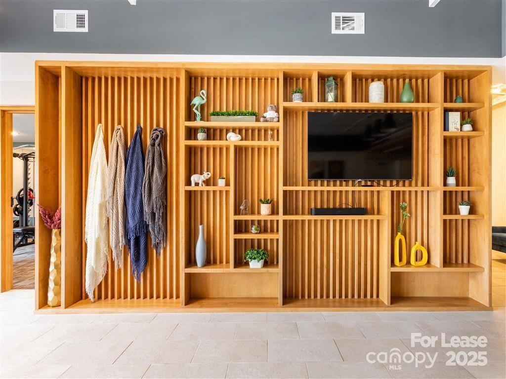 1824 N Brevard Street 1d Property Photo 6