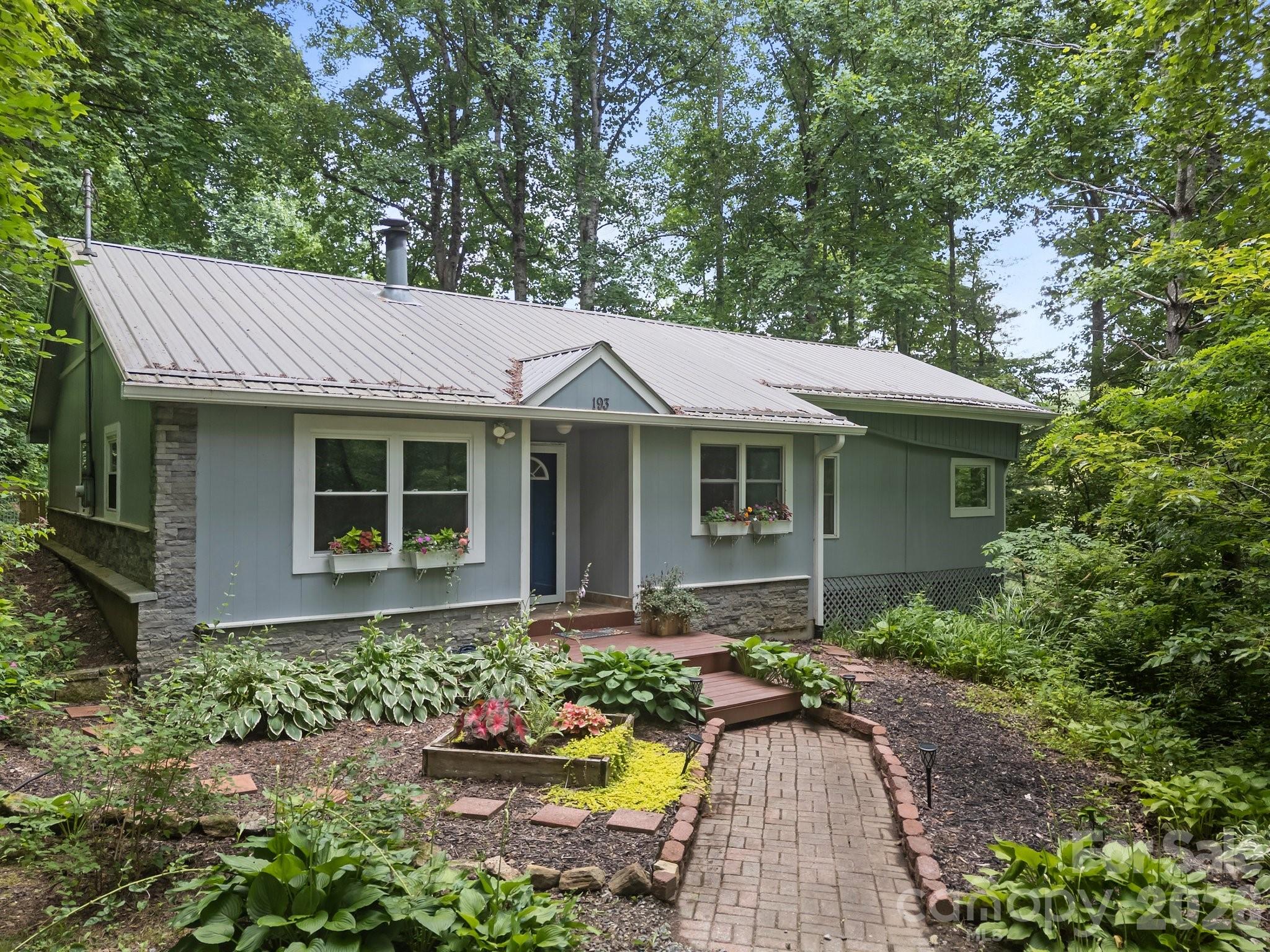 193 Timberside Drive Property Photo 1