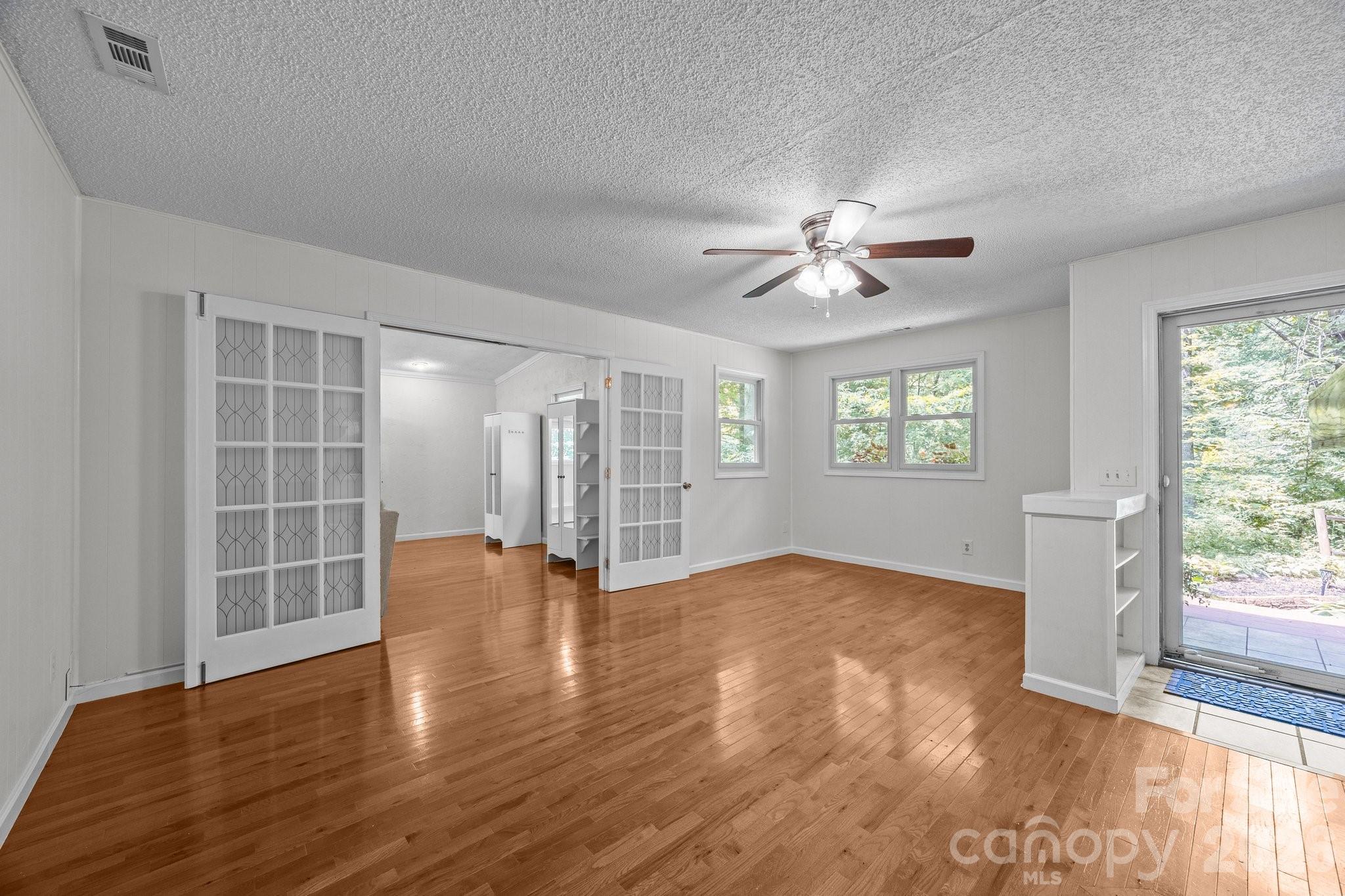 193 Timberside Drive Property Photo 15