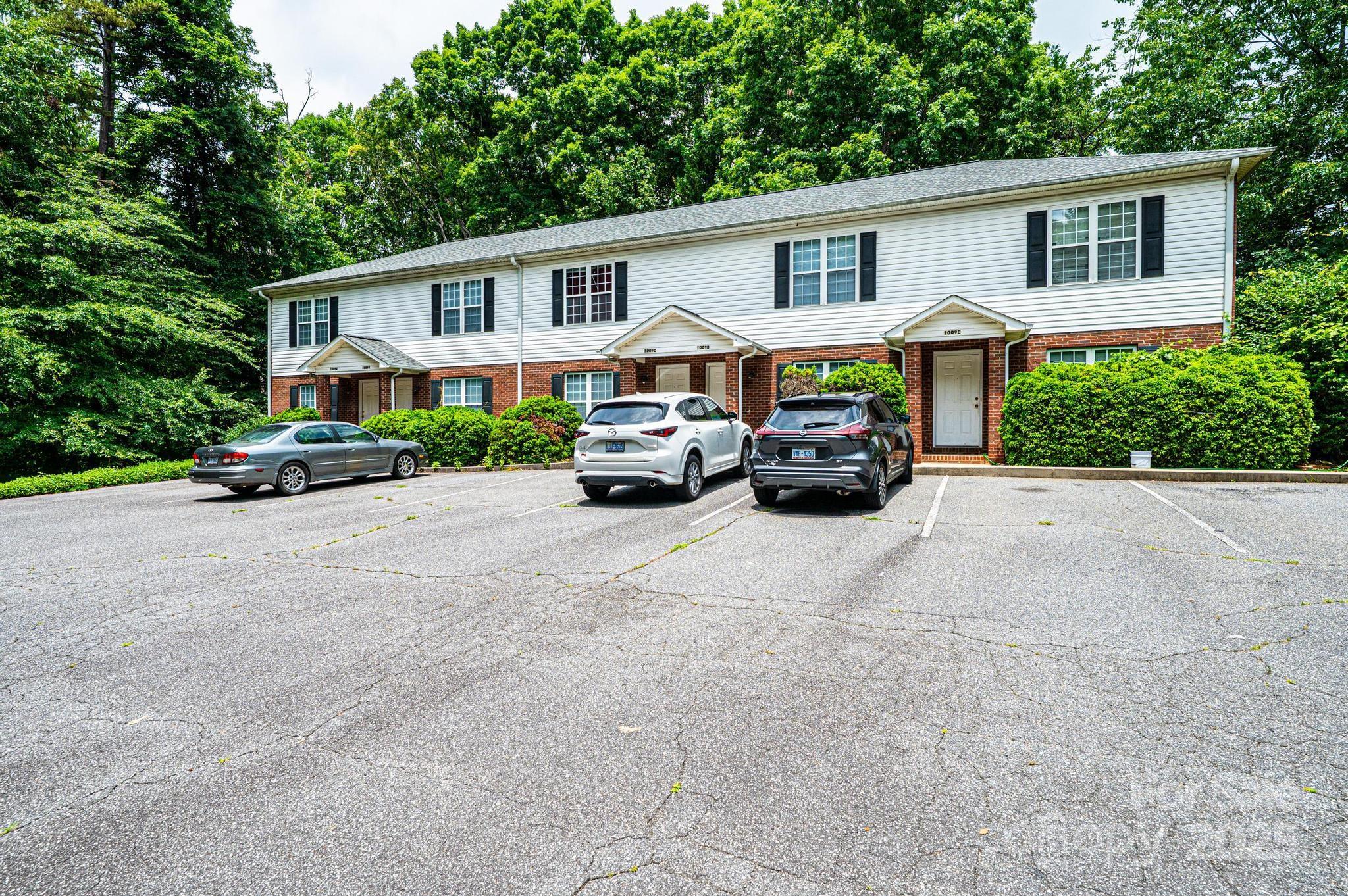 1009 22nd Street A-e Property Photo 2