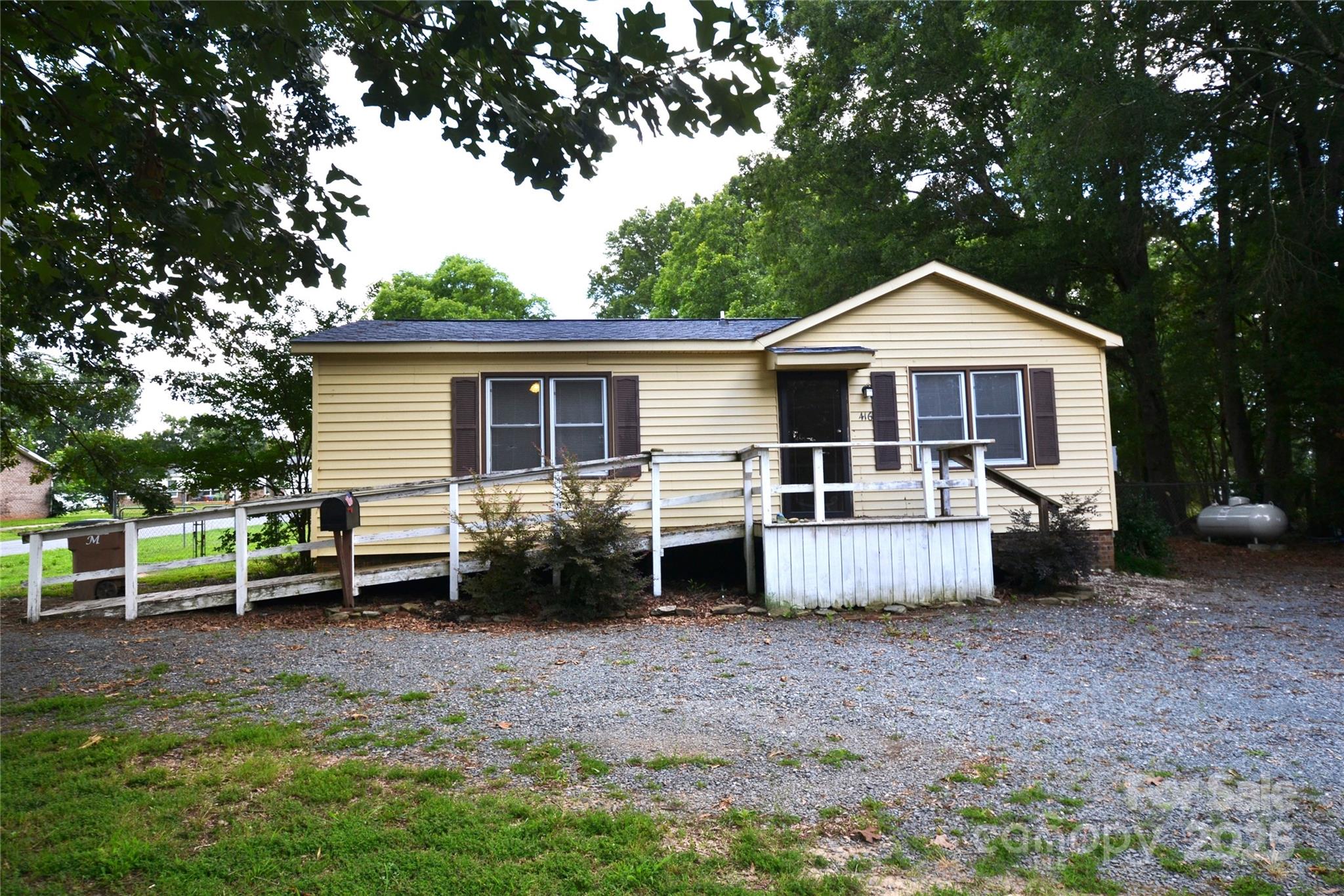 416 E Union Street Property Photo 1