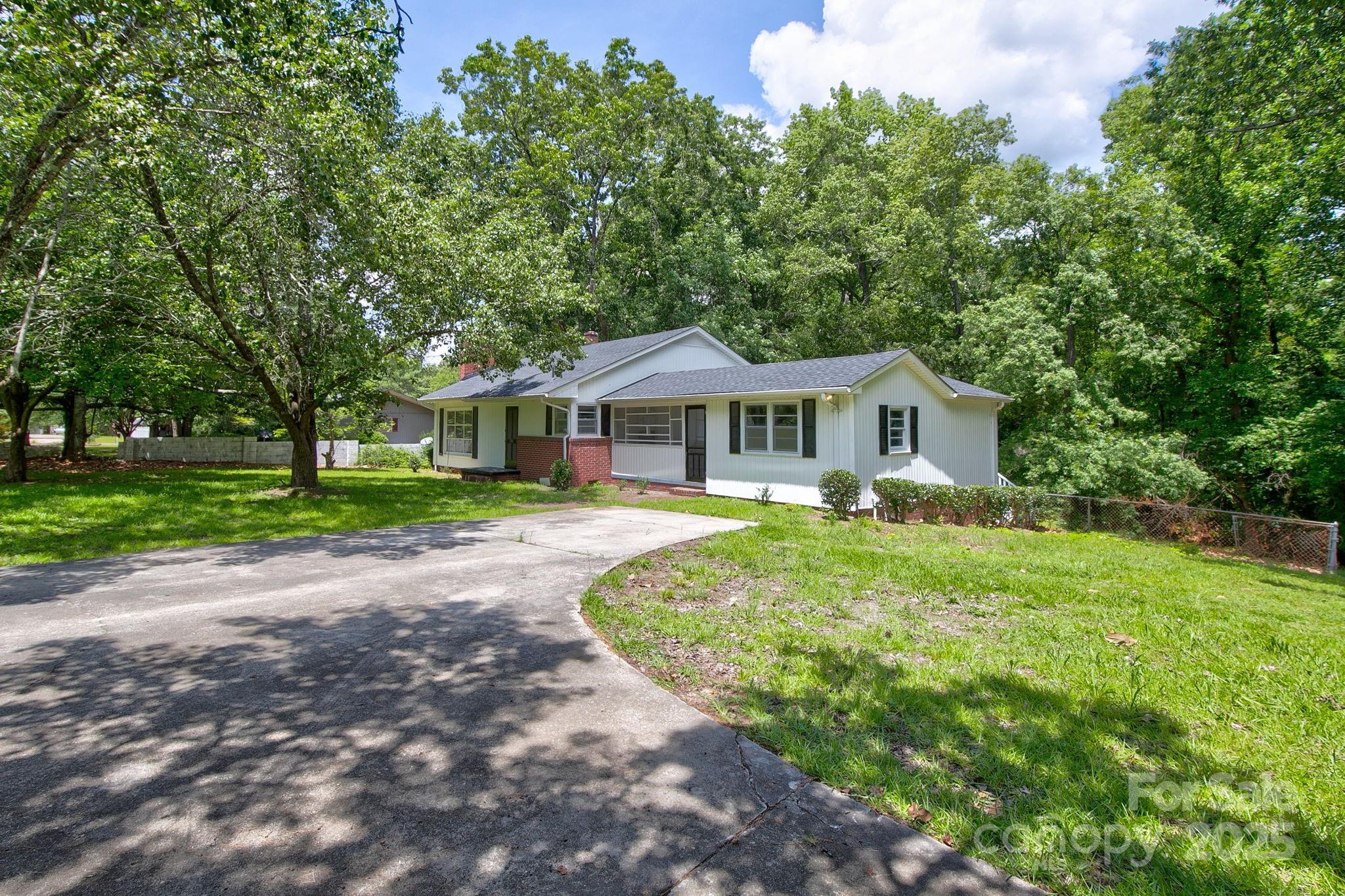 206 Legion Circle
