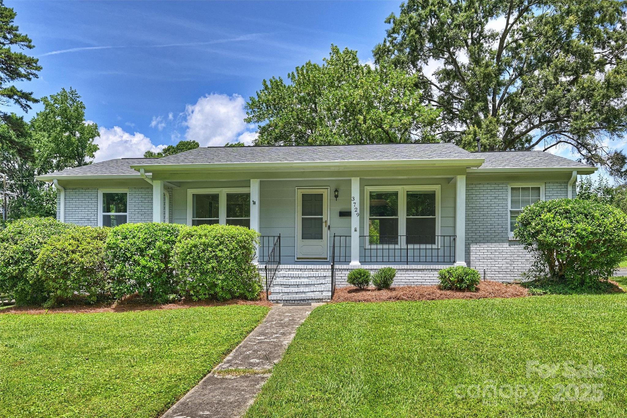 3729 Woodleaf Road Property Photo 1