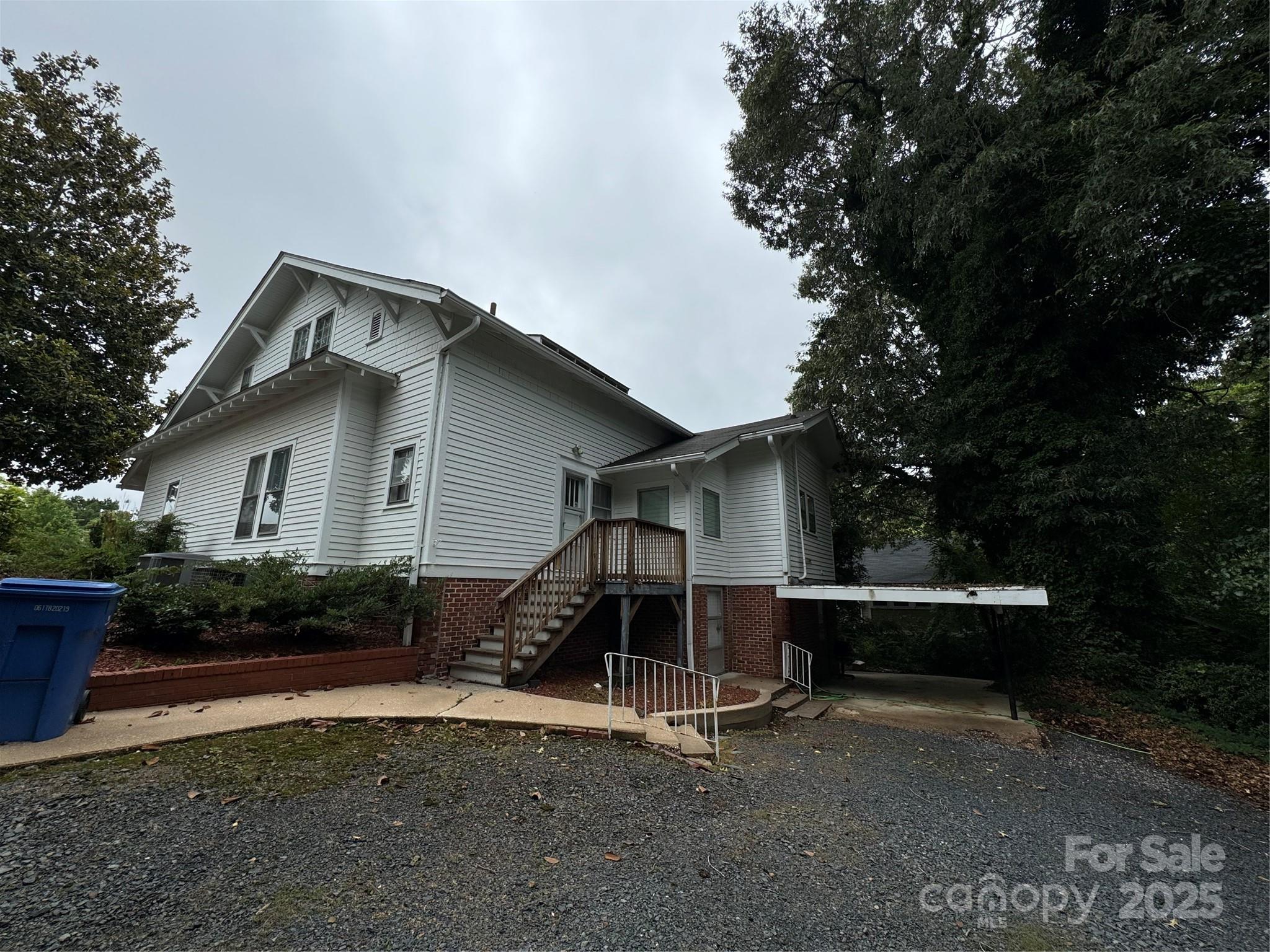 216 North Street Property Photo 3