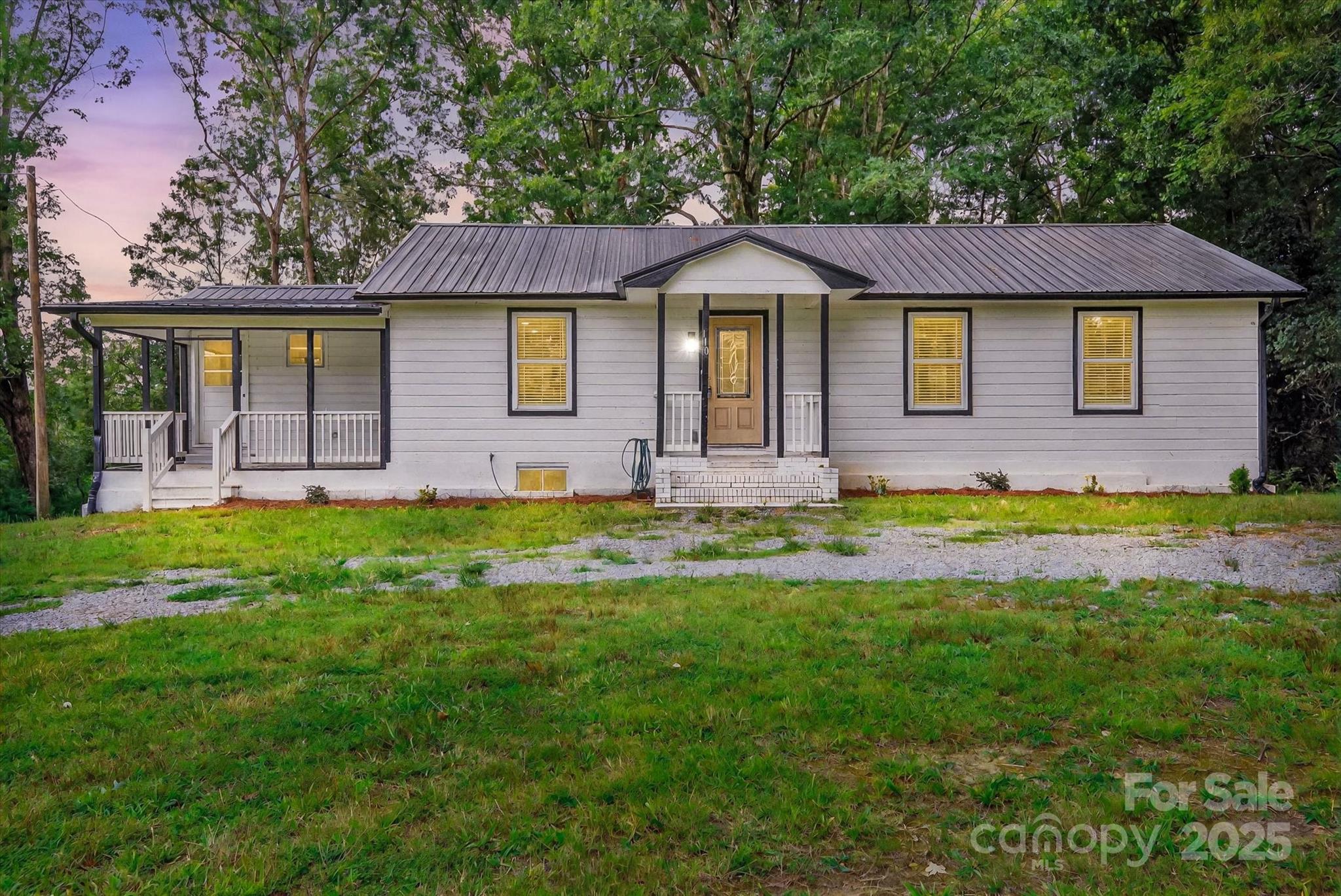 110 Lowery Street Property Photo 1