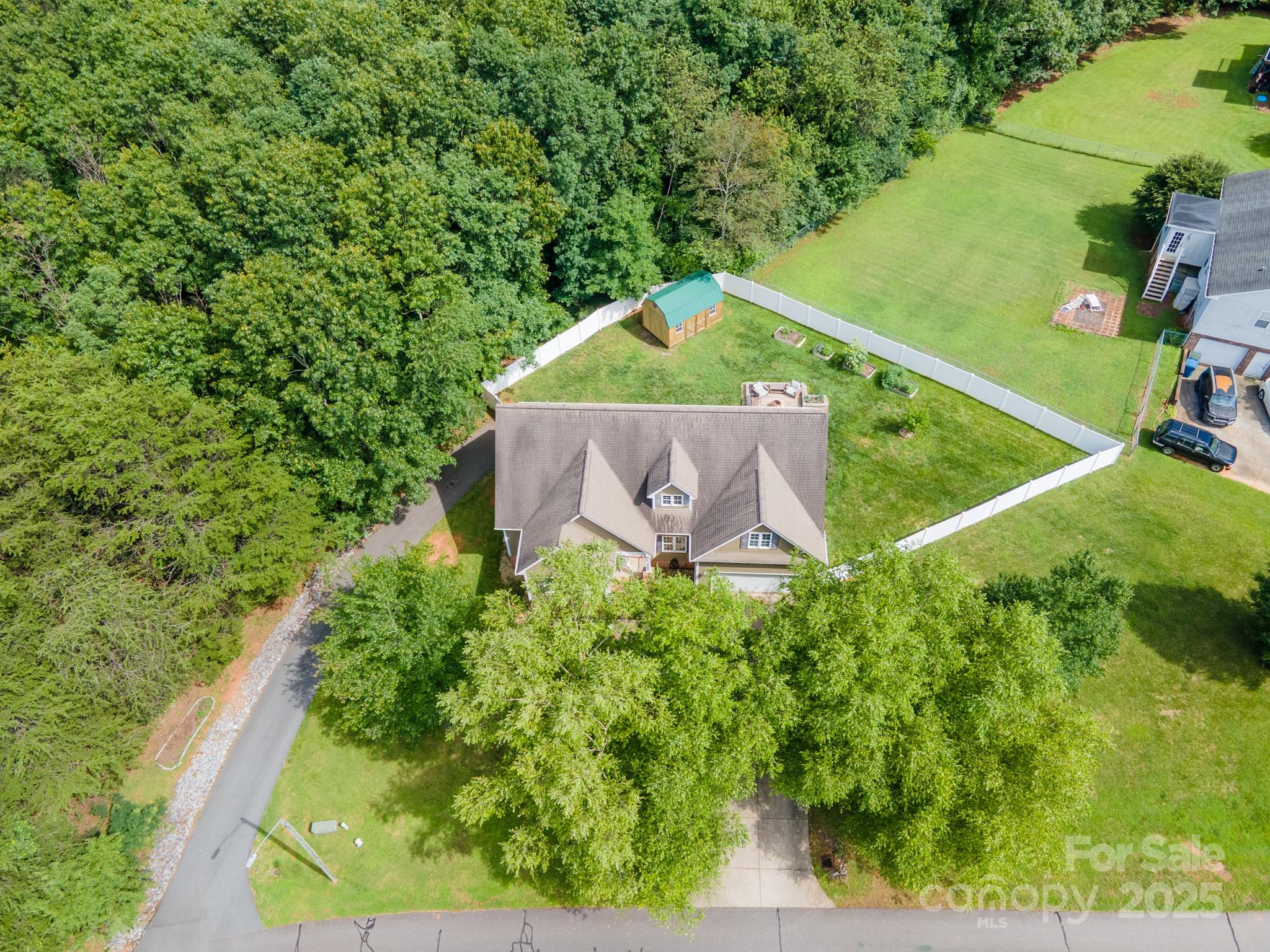 206 Taylor Circle Property Photo 1