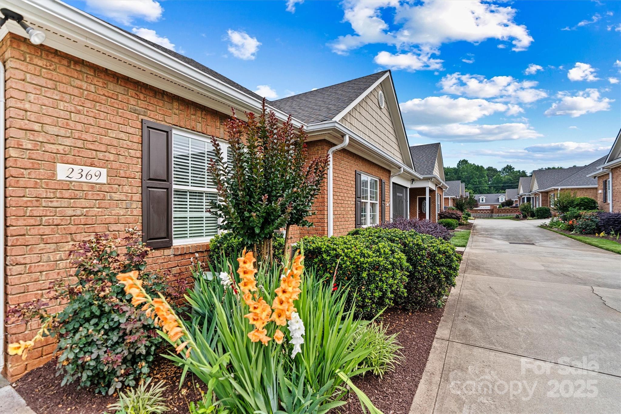 2369 Stardust Court Property Photo 3