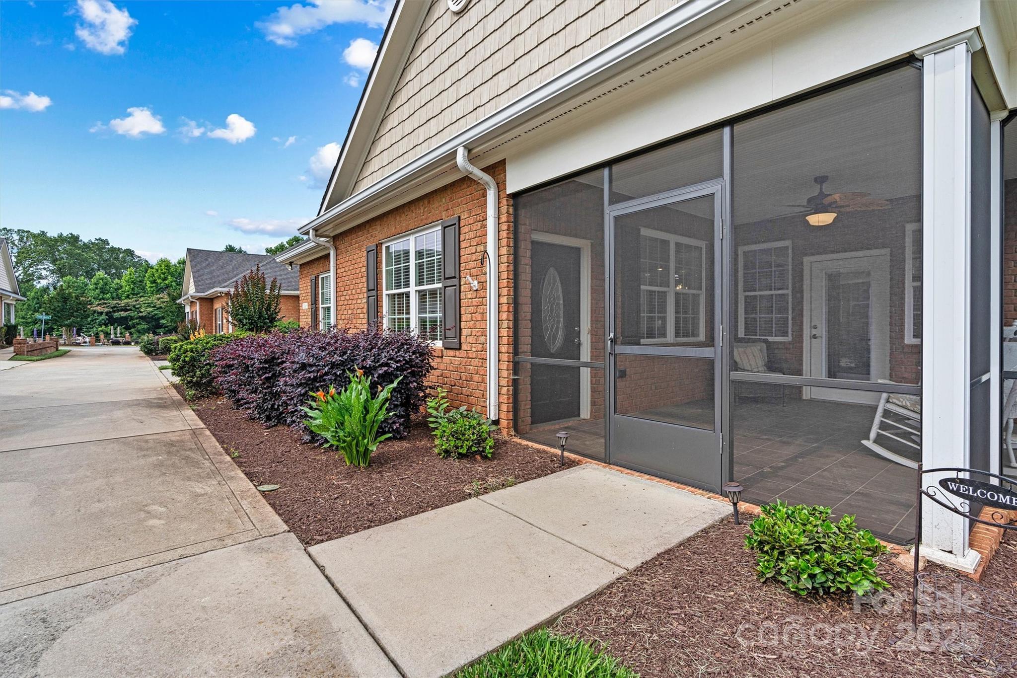 2369 Stardust Court Property Photo 4