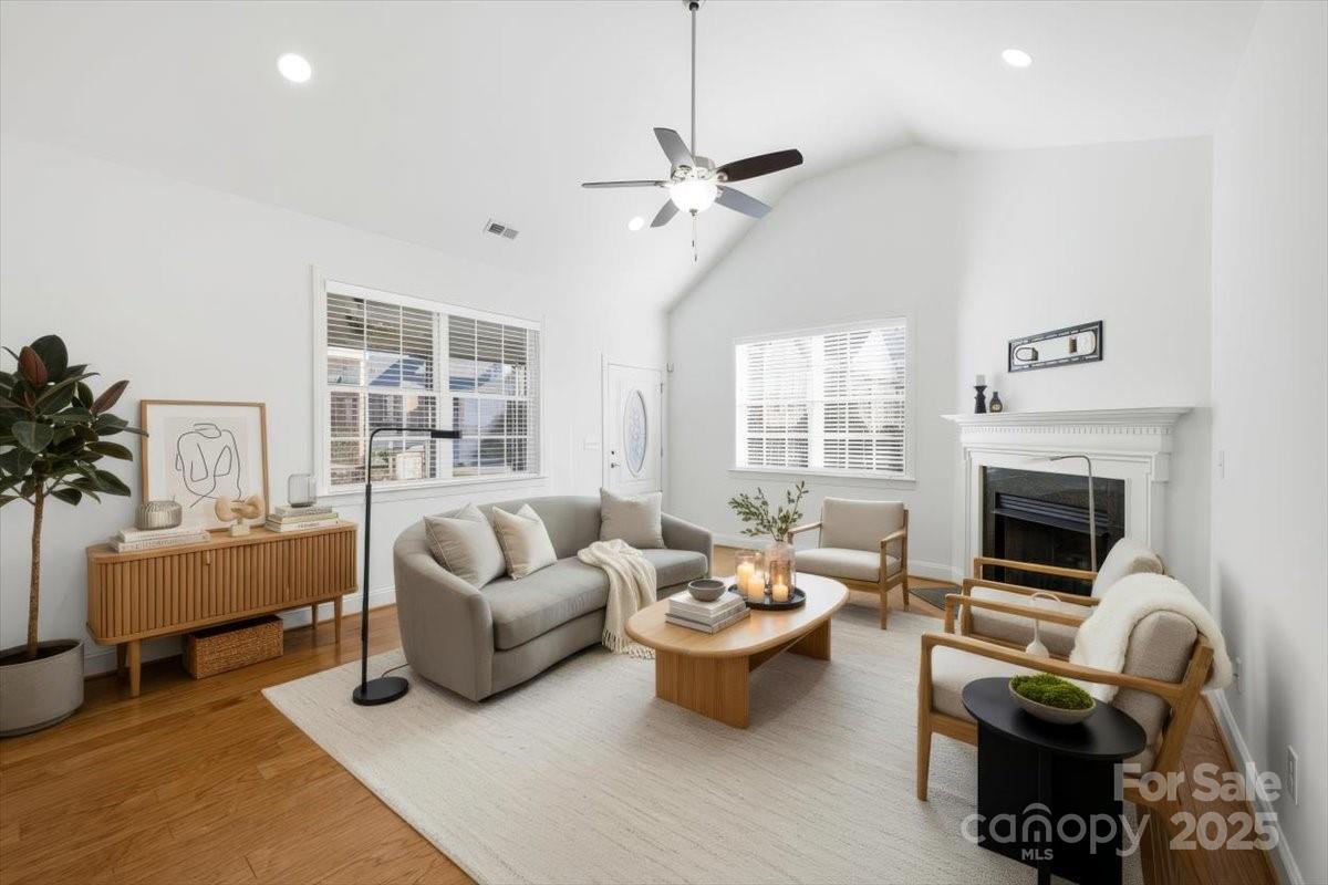 2369 Stardust Court Property Photo 13