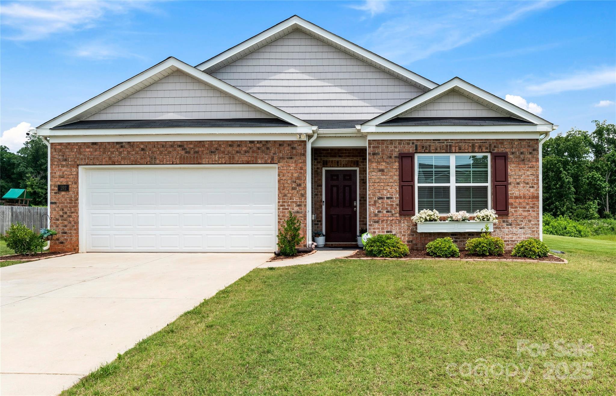 192 Culloden Drive Property Photo 1