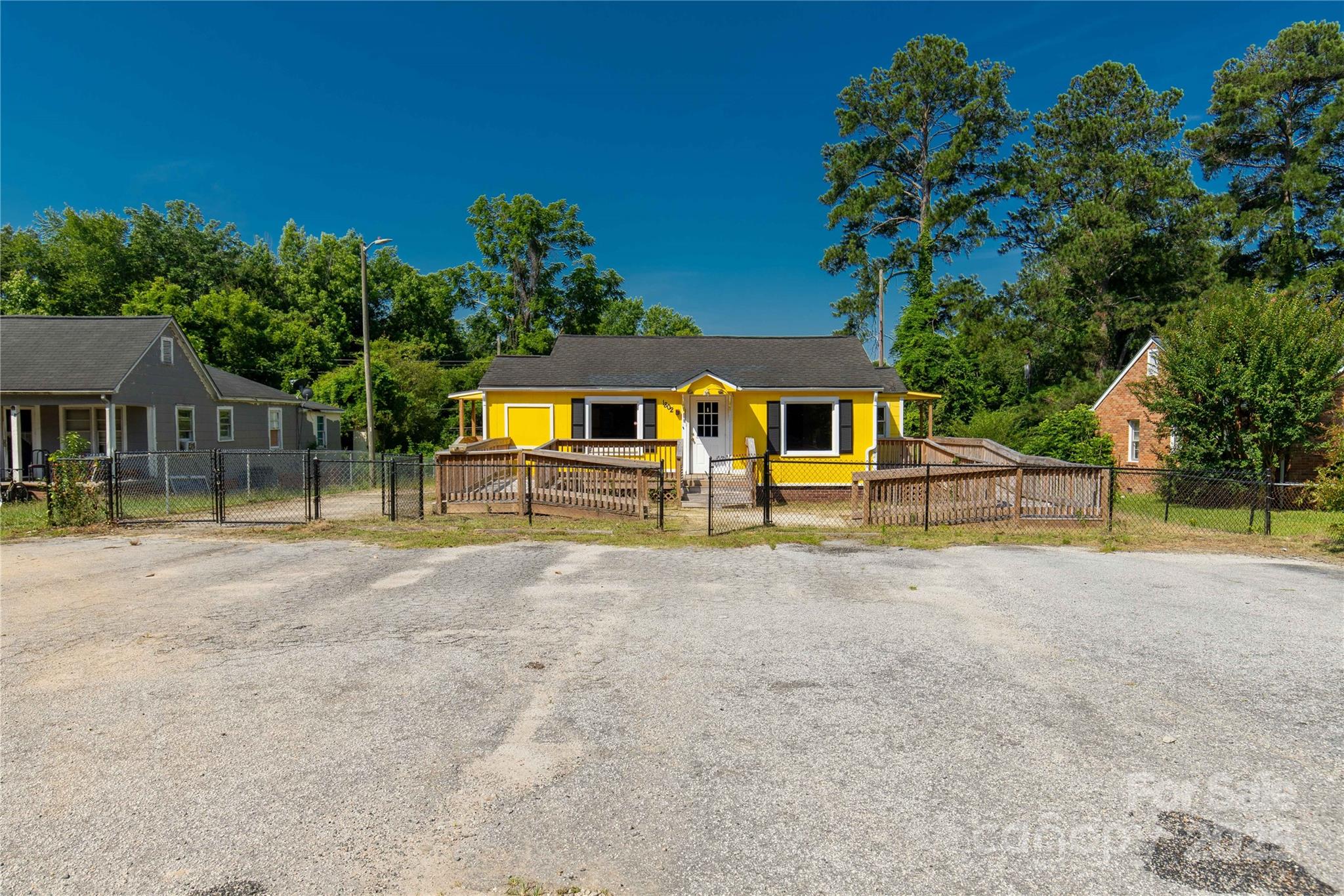 1802/1806 Airport Road Property Photo 5