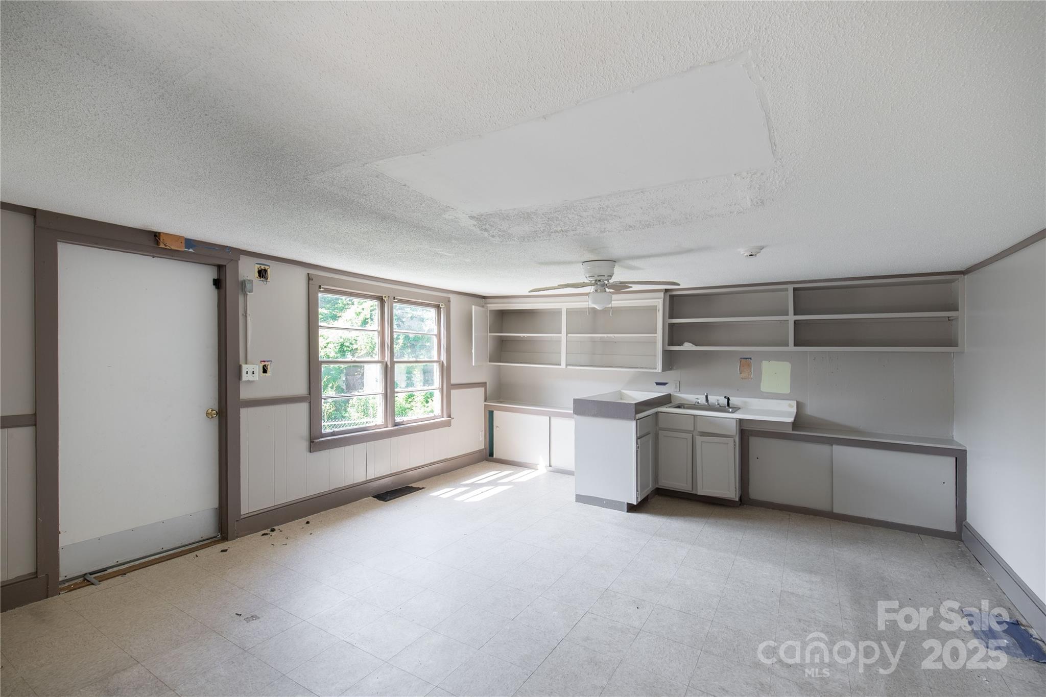 1802/1806 Airport Road Property Photo 10