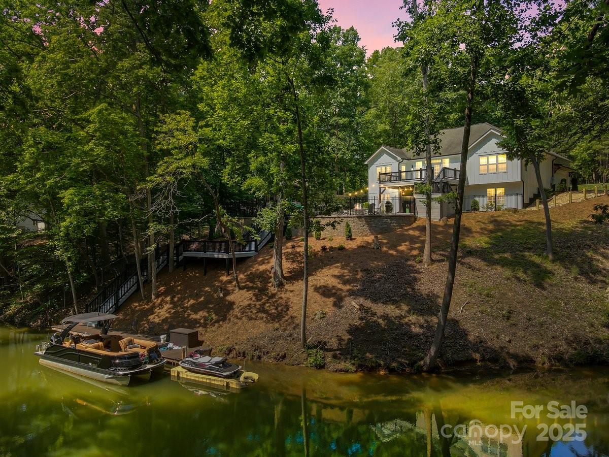 402 Wildlife Road Property Photo 2