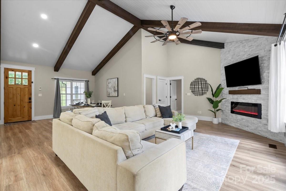 402 Wildlife Road Property Photo 6