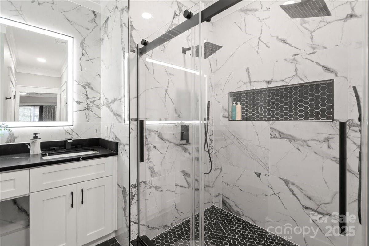 402 Wildlife Road Property Photo 11