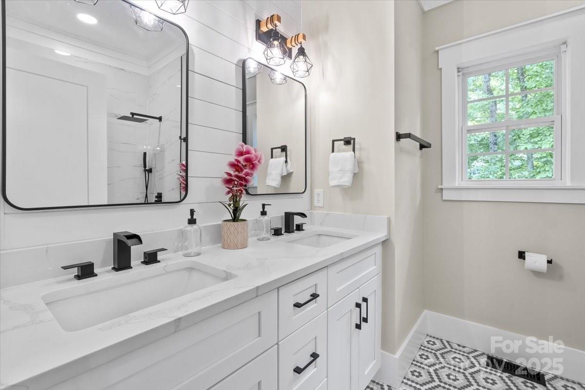 402 Wildlife Road Property Photo 18