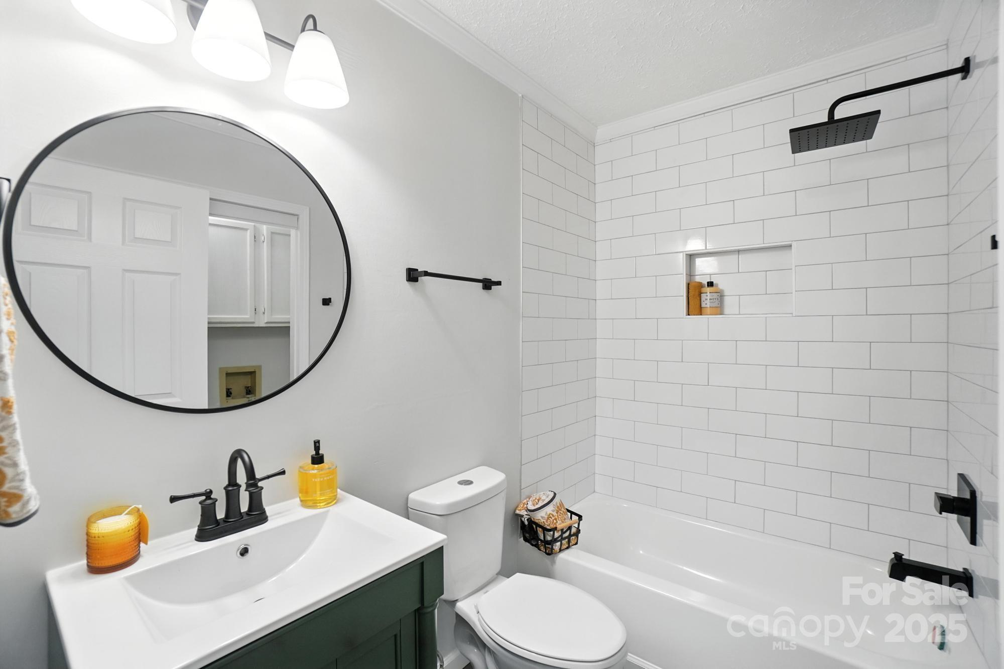 3921 Lake Road Property Photo 11