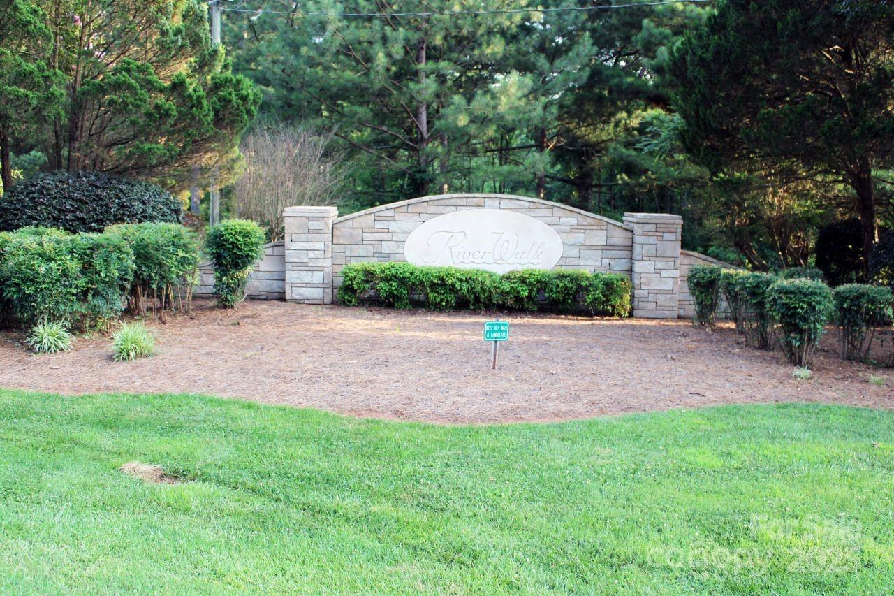 174 Rivercliff Drive Property Photo 3