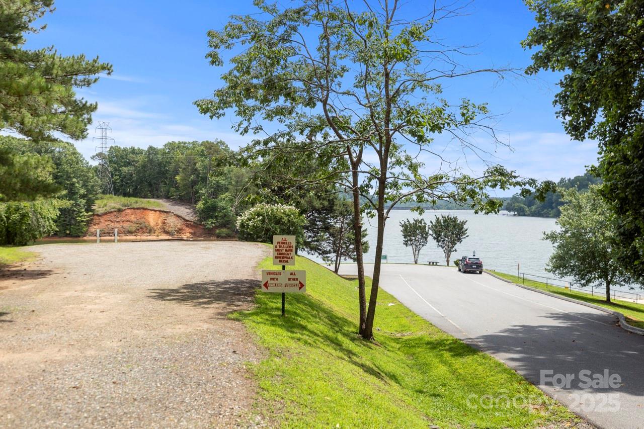 174 Rivercliff Drive Property Photo 10