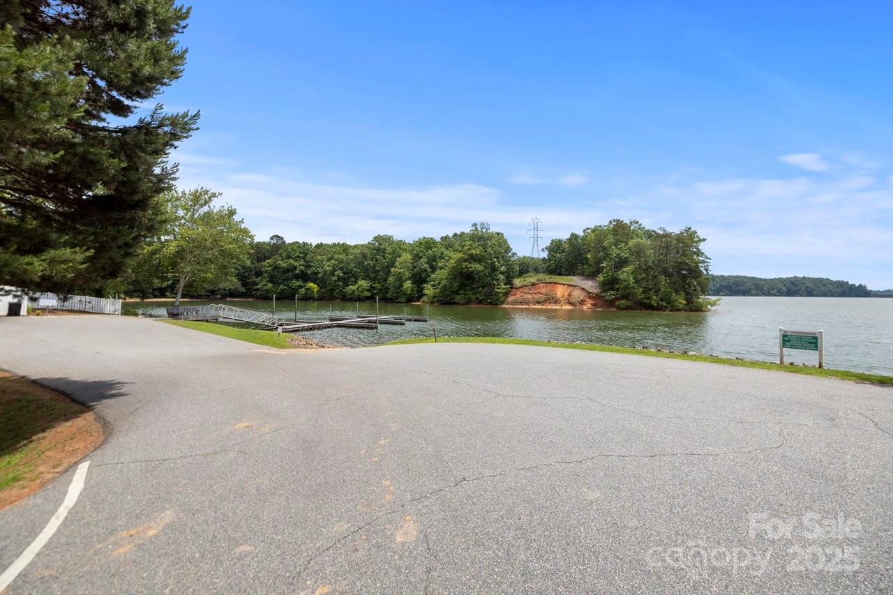 174 Rivercliff Drive Property Photo 15