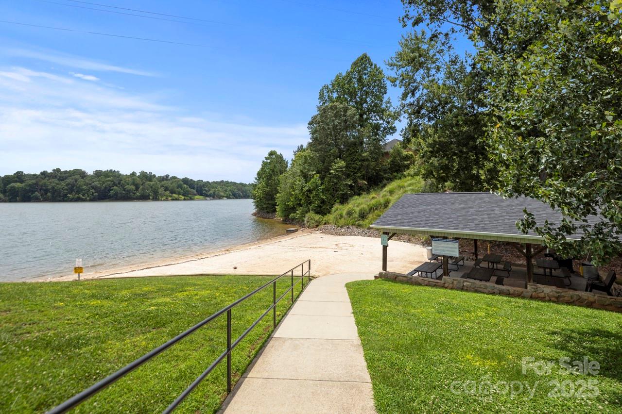 174 Rivercliff Drive Property Photo 16