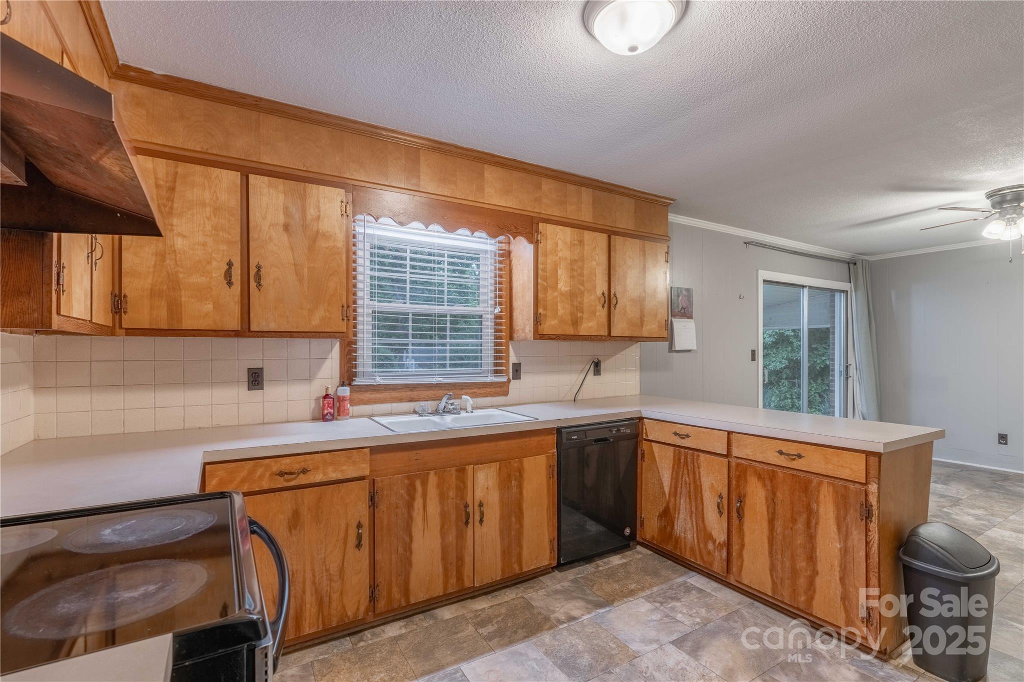 1132 Arbor Drive Property Photo 8