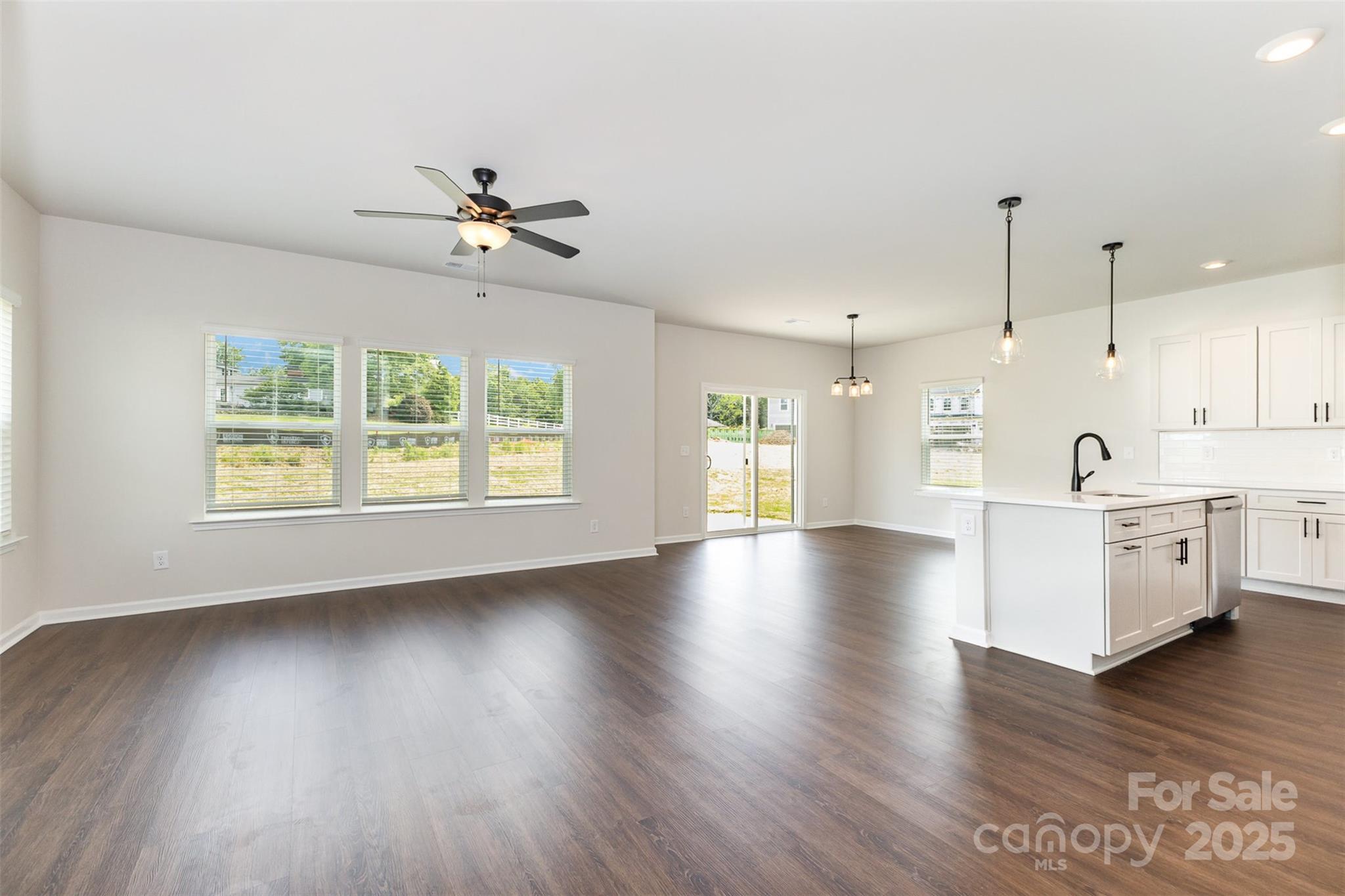 3005 Sadler Woods Lane Property Photo 3