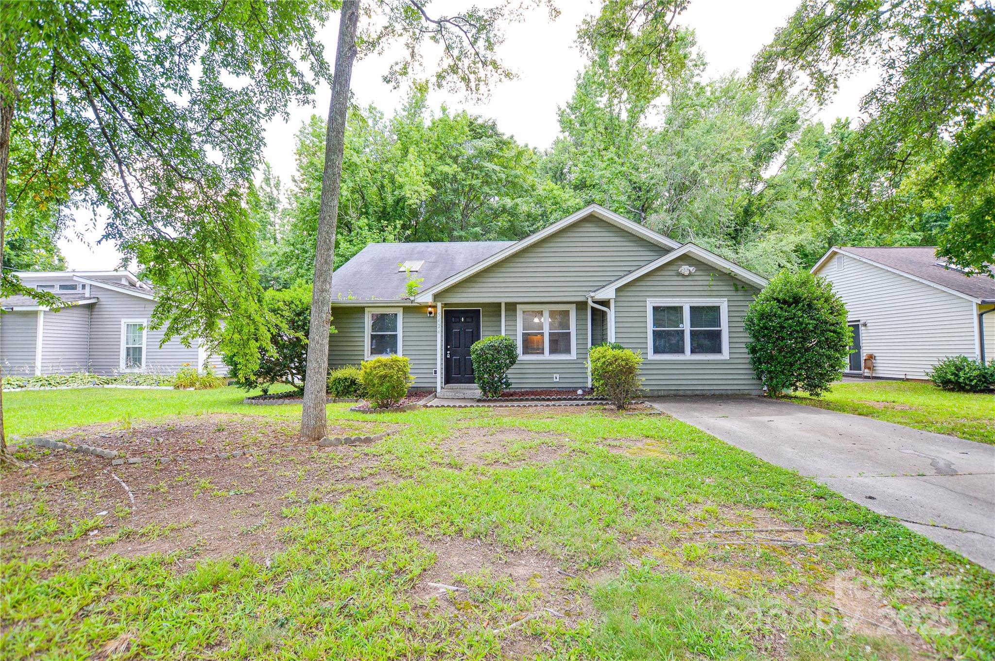 5424 Amado Street Property Photo 1