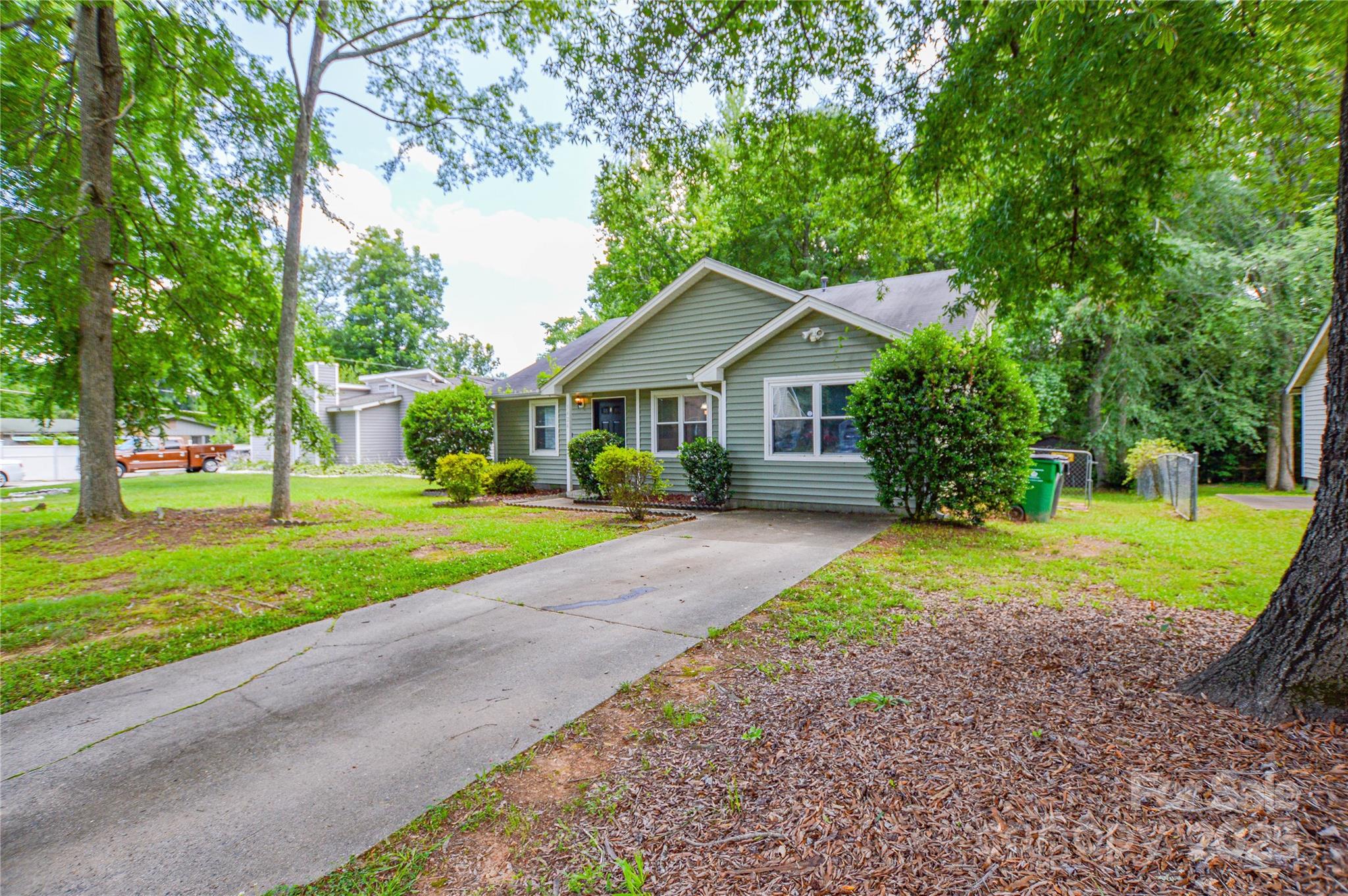 5424 Amado Street Property Photo 2