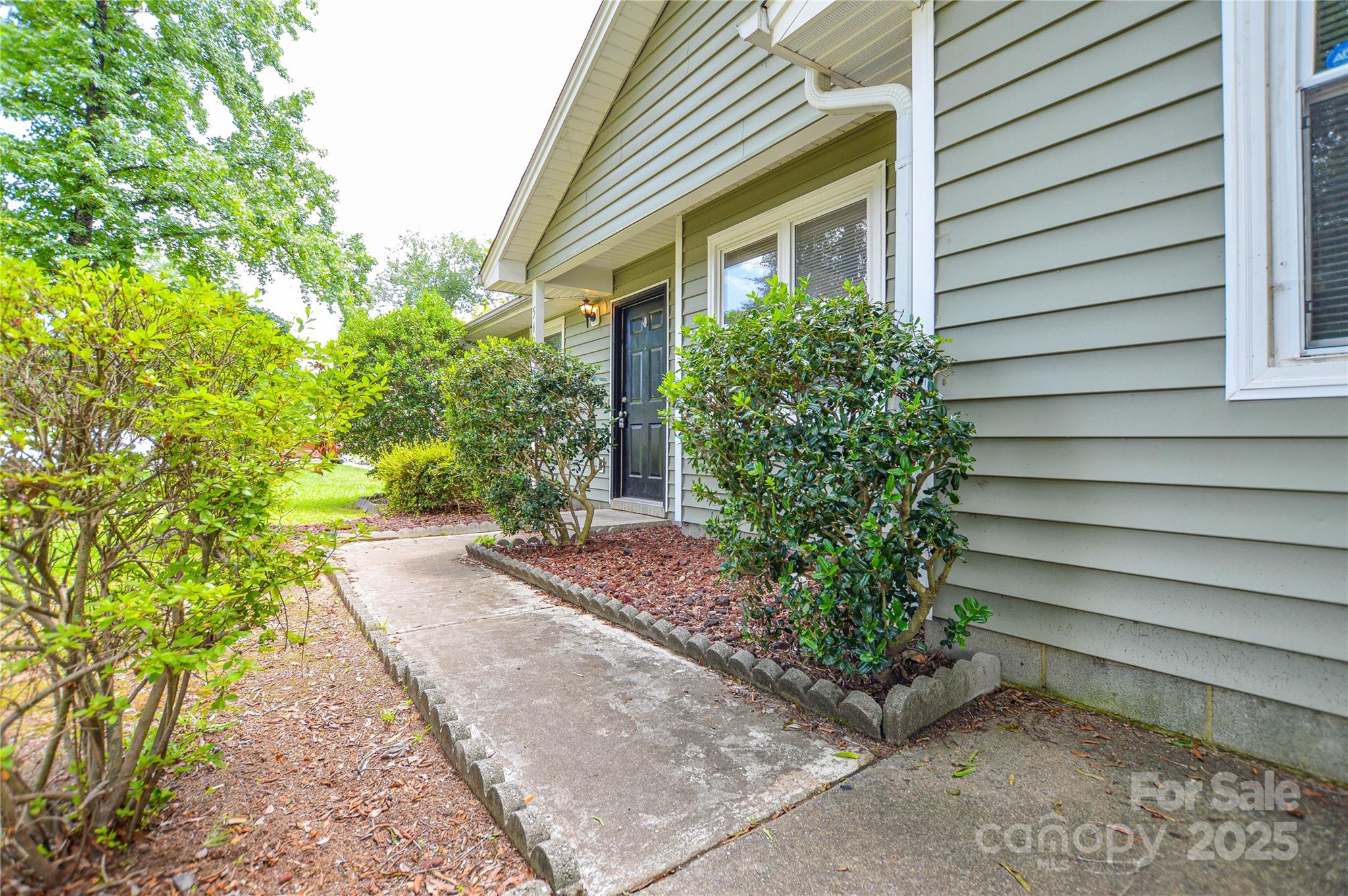 5424 Amado Street Property Photo 3