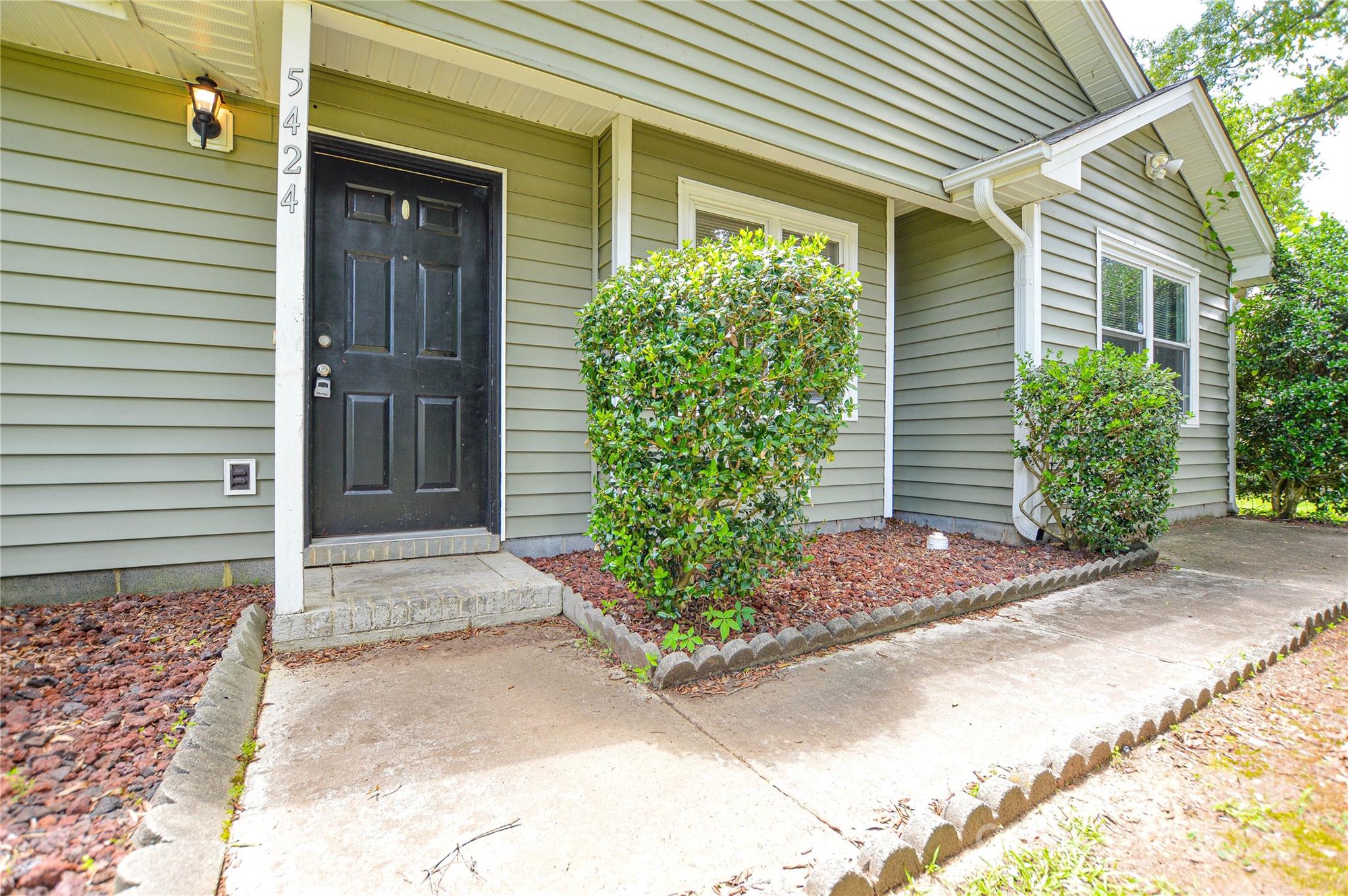 5424 Amado Street Property Photo 4