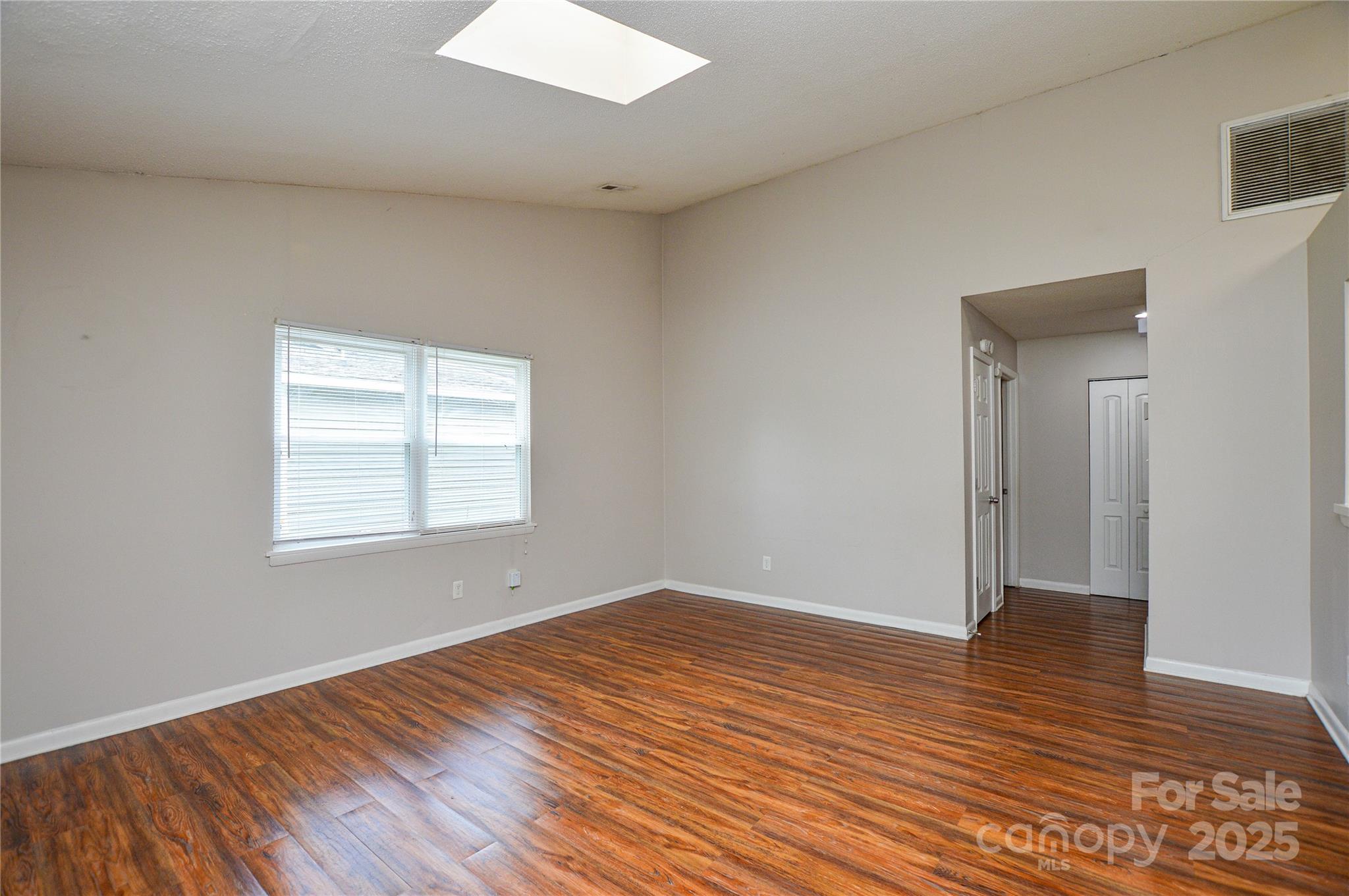 5424 Amado Street Property Photo 8