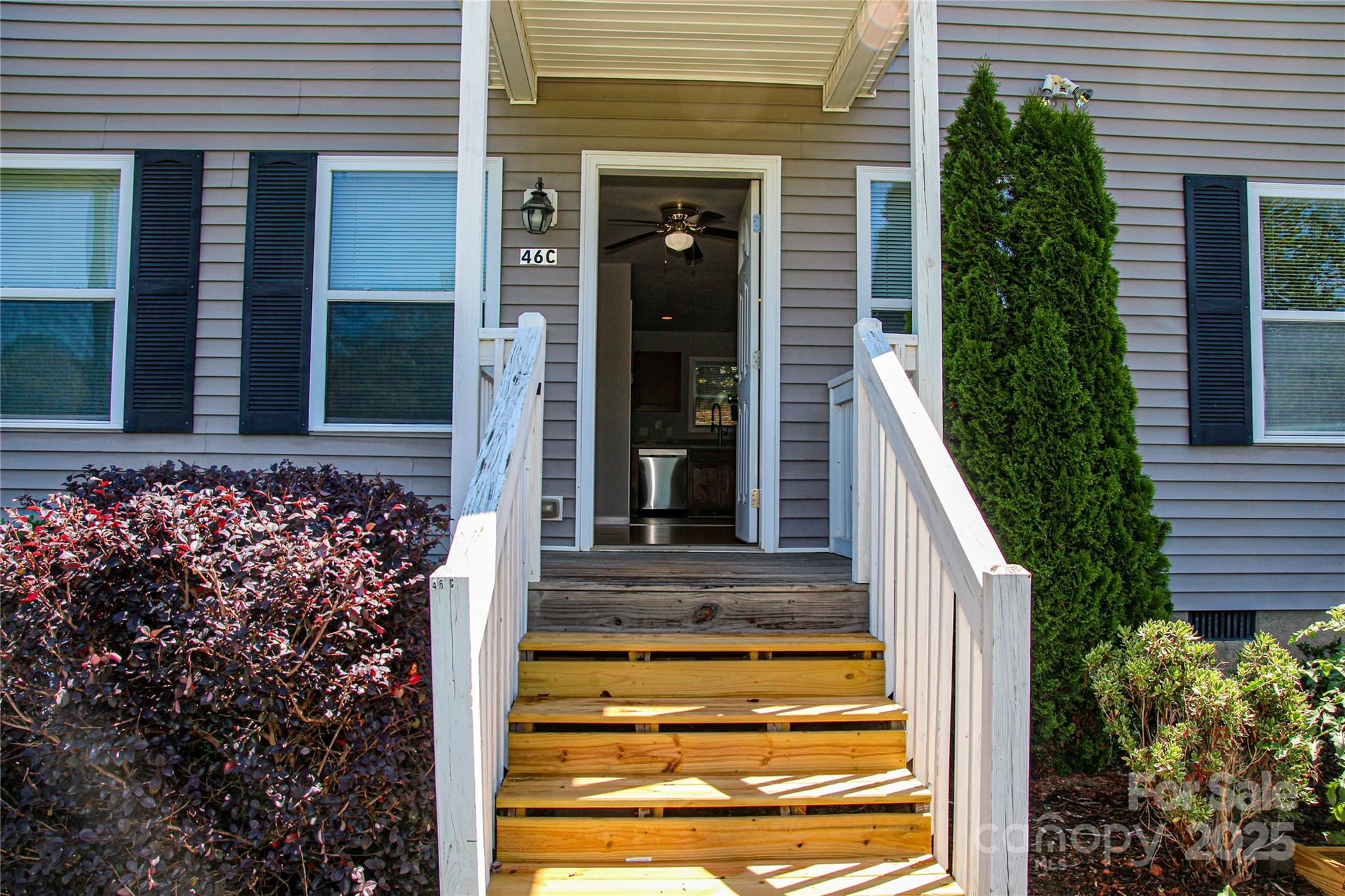 46 Spicewood Road Property Photo 2
