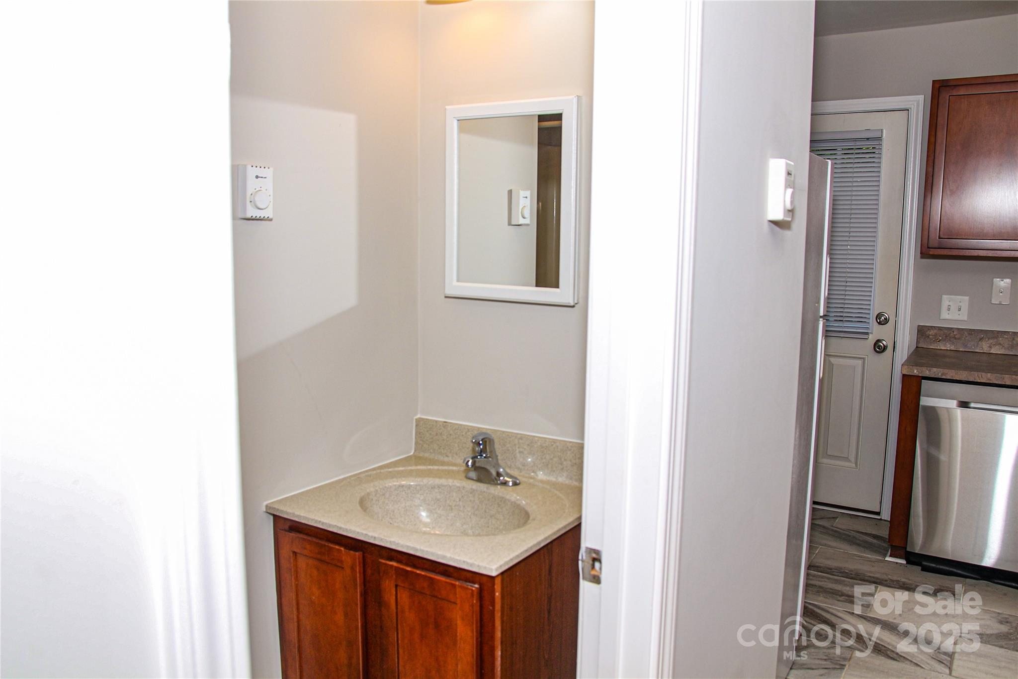46 Spicewood Road Property Photo 9