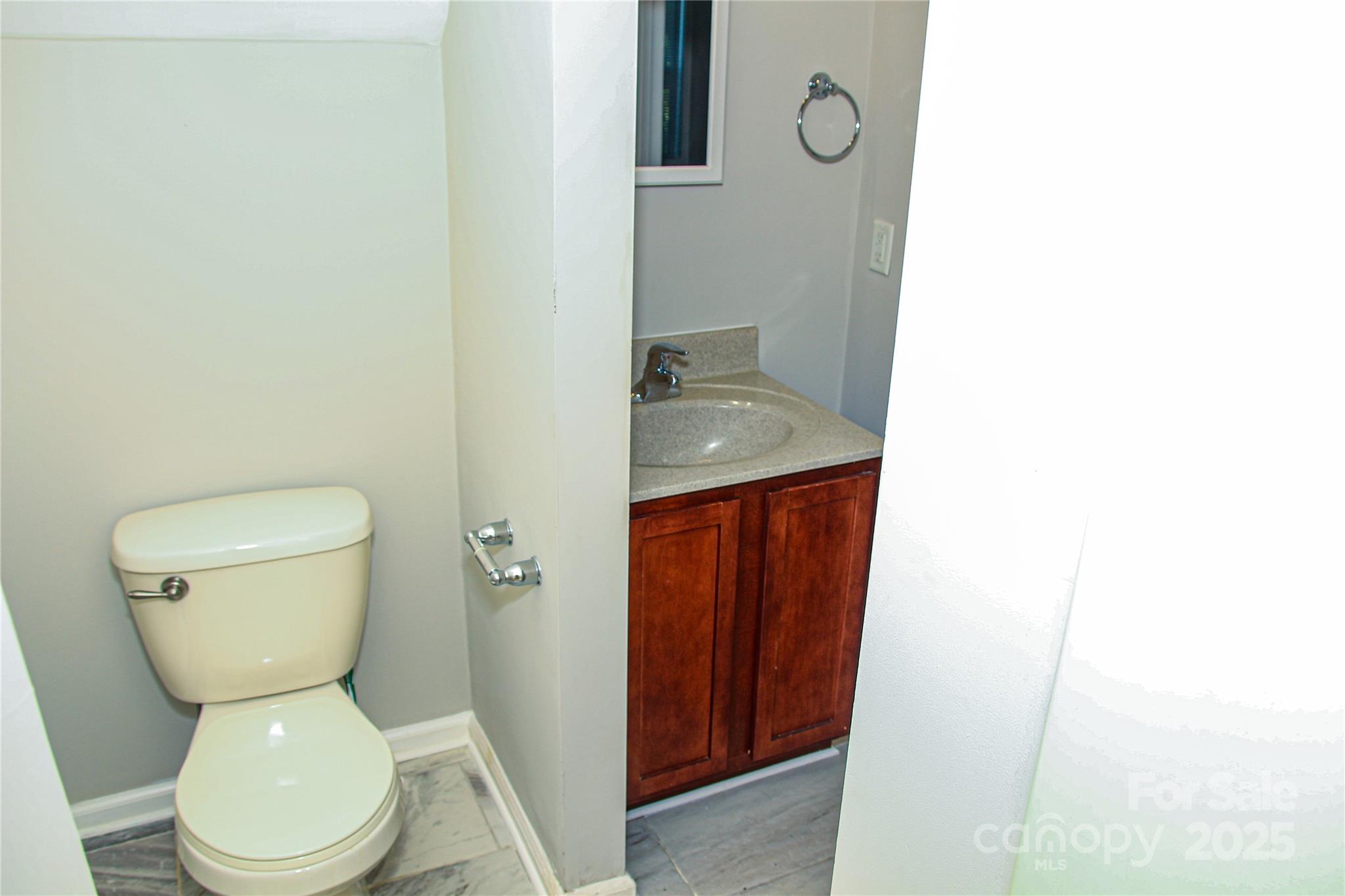 46 Spicewood Road Property Photo 10
