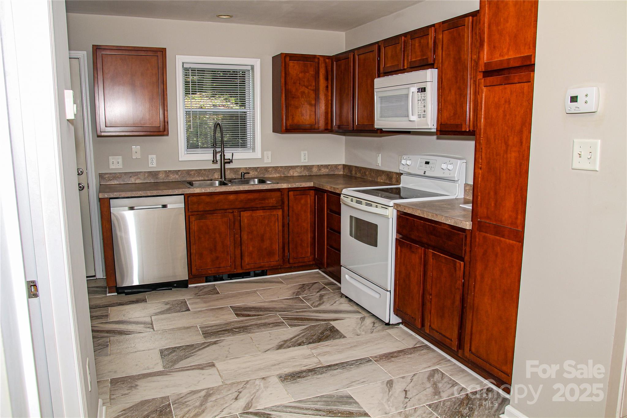 46 Spicewood Road Property Photo 11