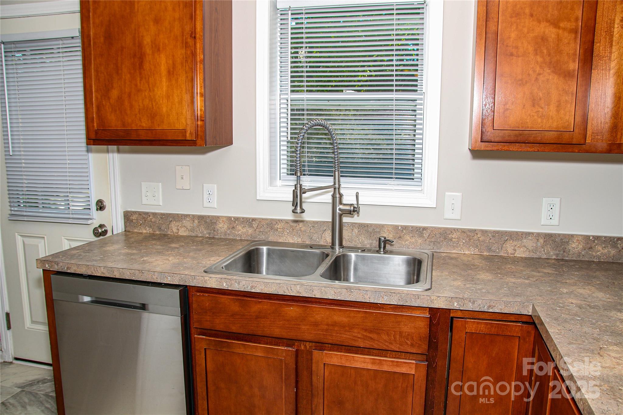46 Spicewood Road Property Photo 13