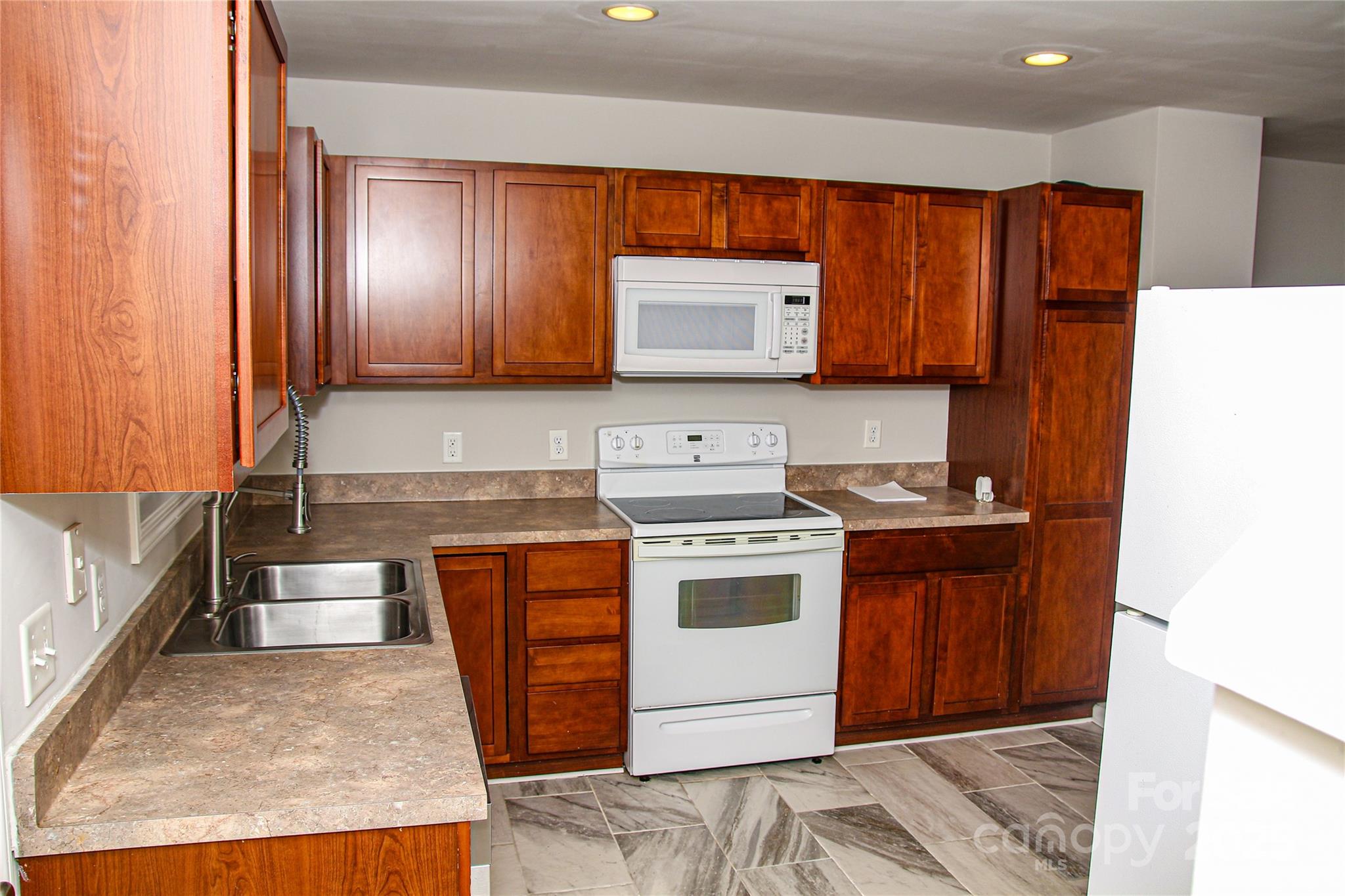 46 Spicewood Road Property Photo 17