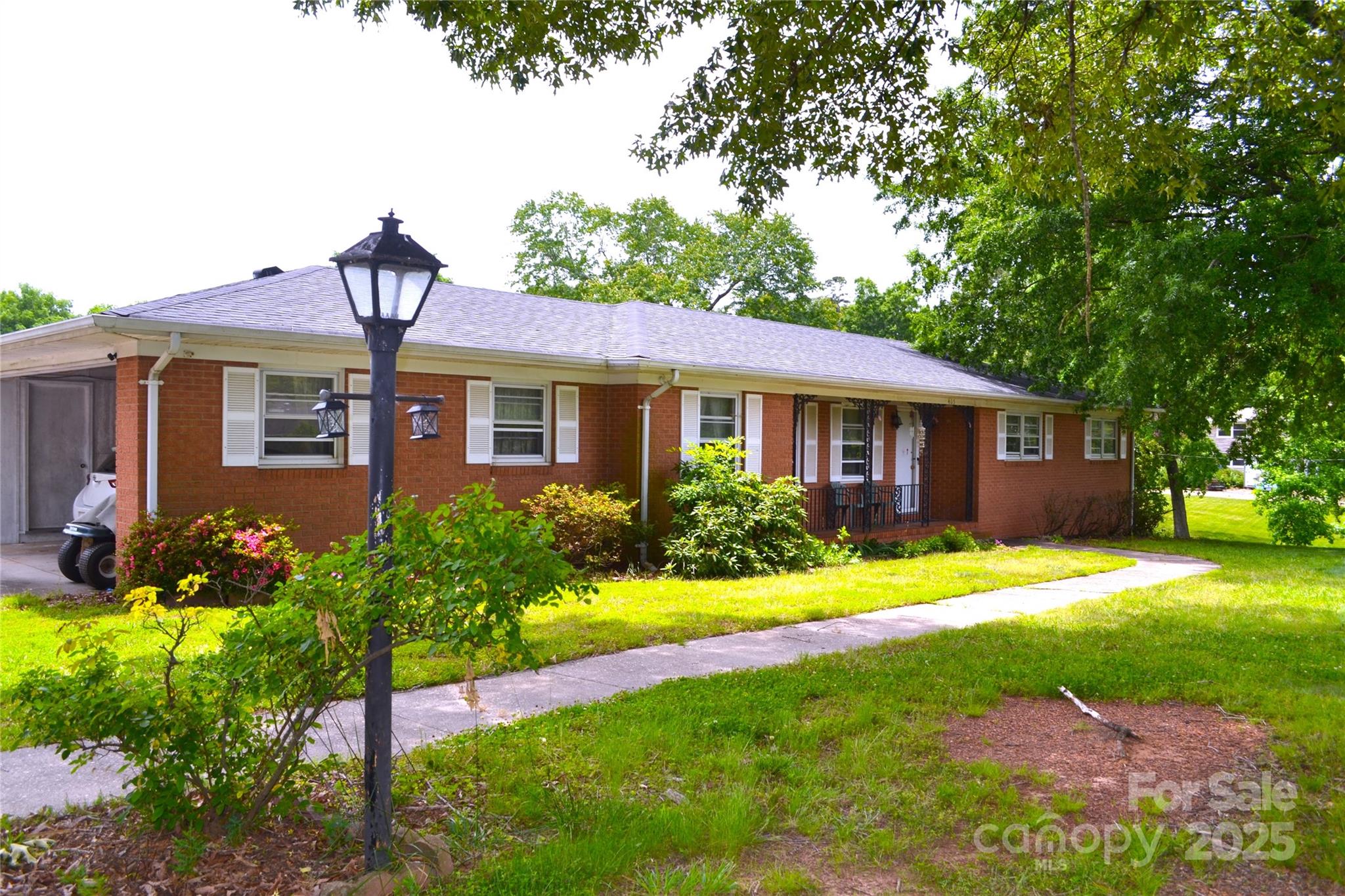 405 Wesley Heights Drive Property Photo 1